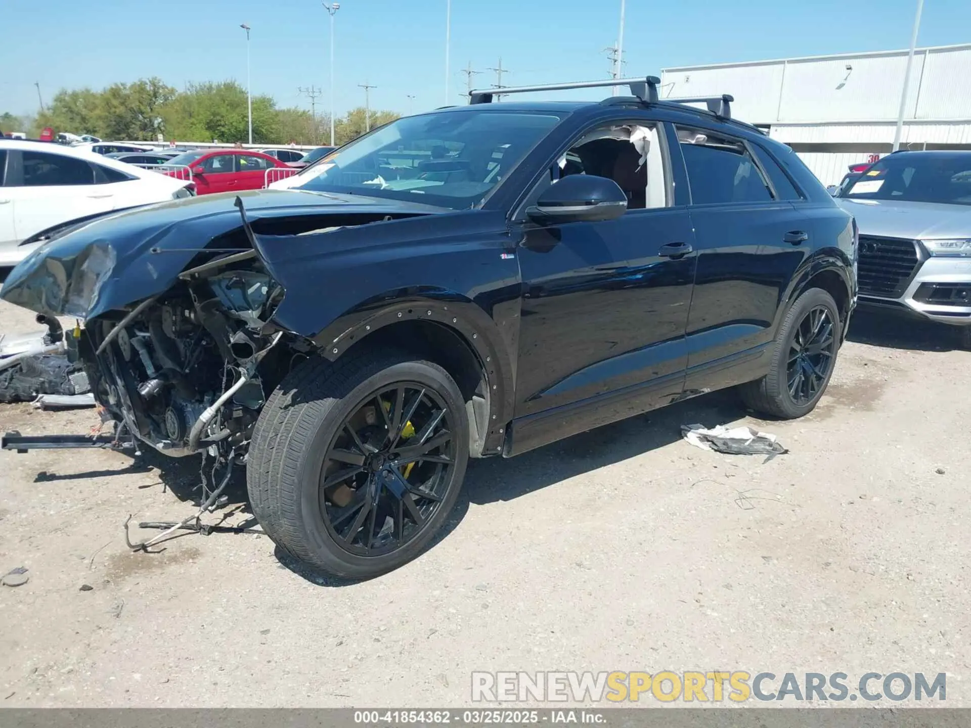 2 fotografías del automóvil dañado WA1EVAF14MD003053 AUDI Q8 2021