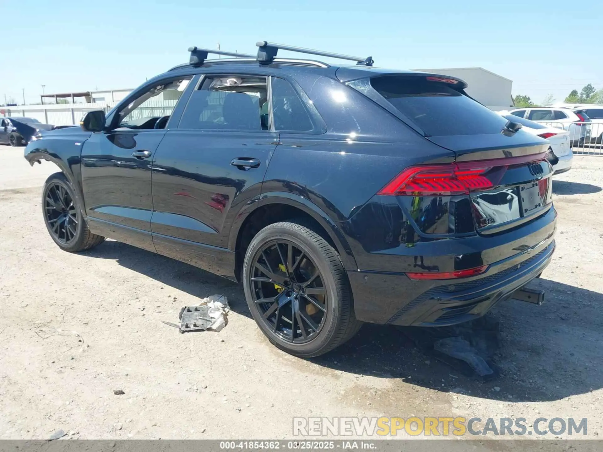 3 fotografías del automóvil dañado WA1EVAF14MD003053 AUDI Q8 2021