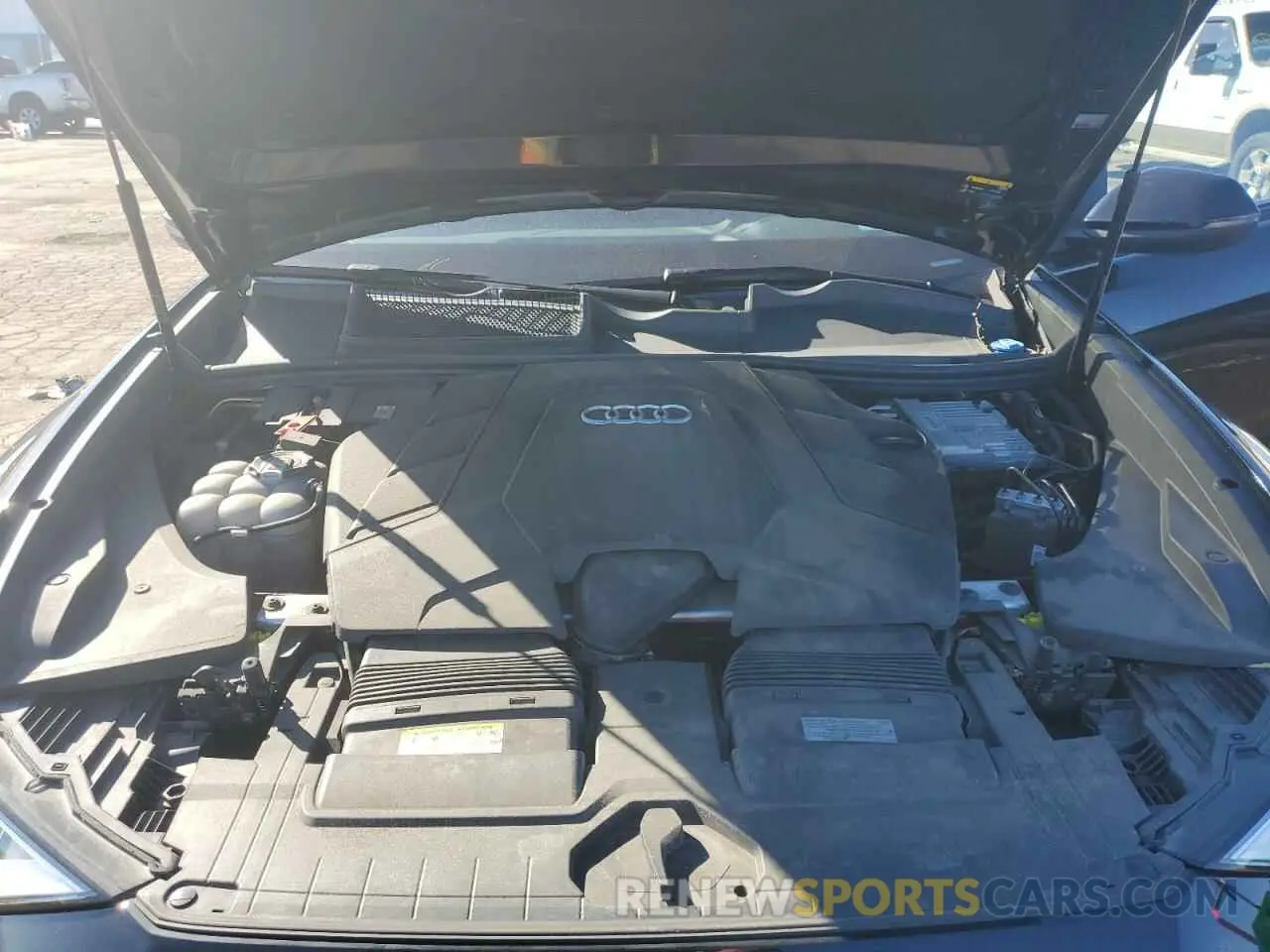 13 fotografías del automóvil dañado WA1EVAF16MD036099 AUDI Q8 2021