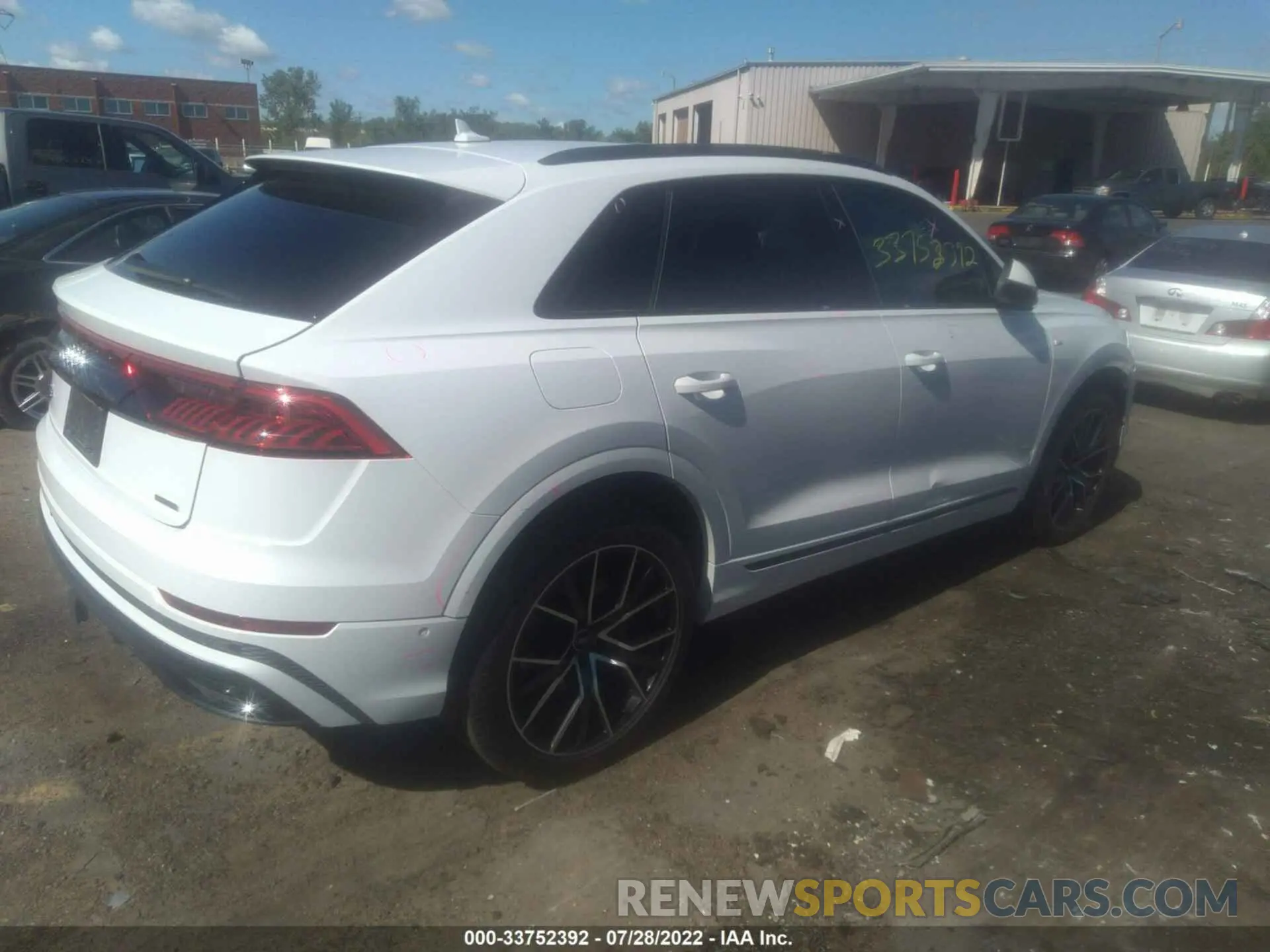 4 fotografías del automóvil dañado WA1EVAF1XMD009472 AUDI Q8 2021
