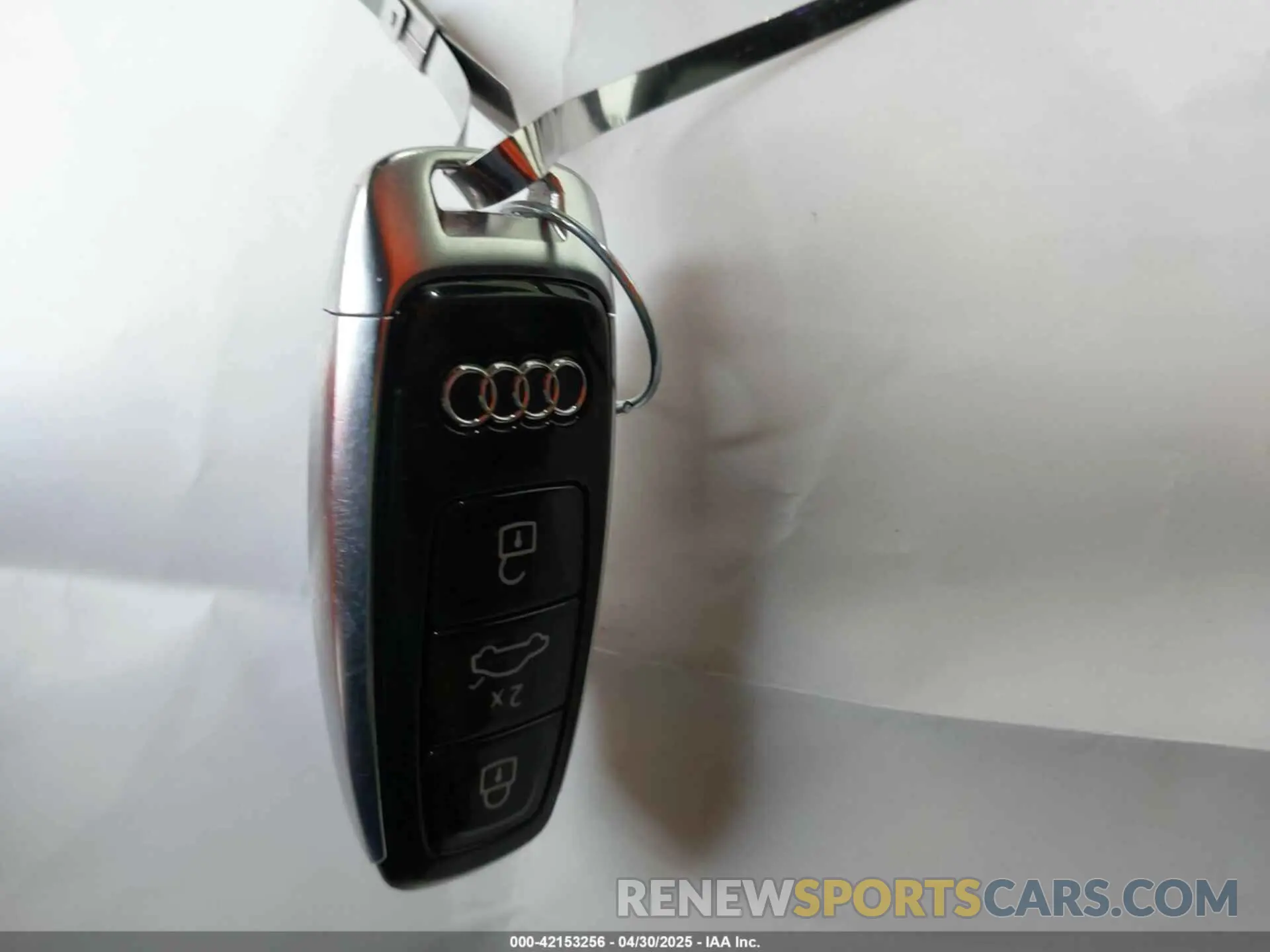 11 fotografías del automóvil dañado WA1EVAF1XMD033688 AUDI Q8 2021