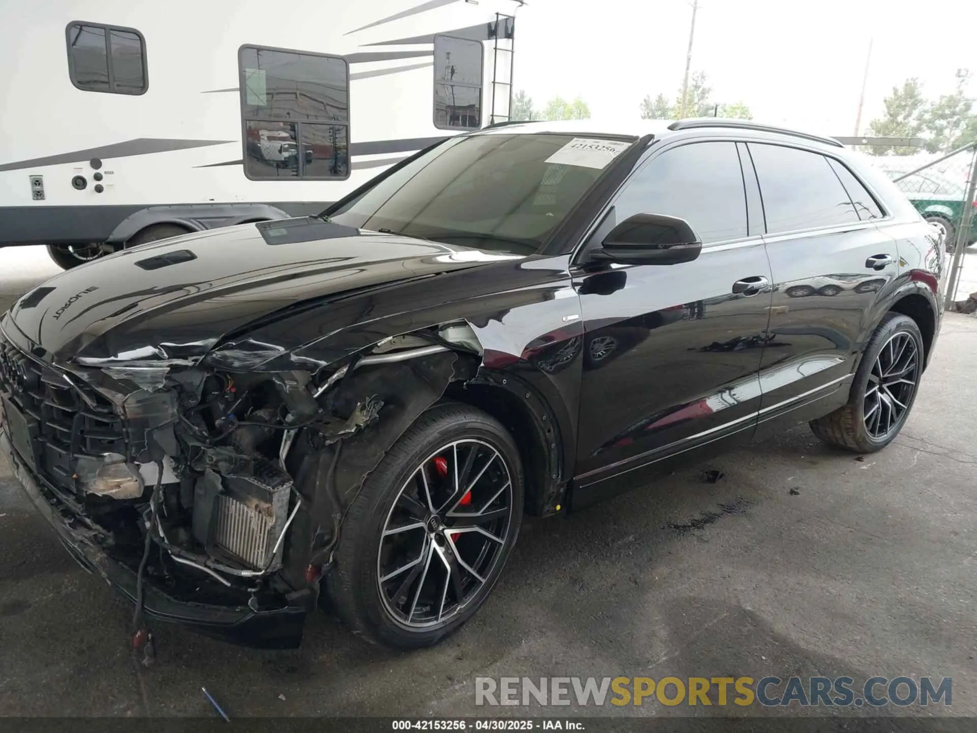 2 fotografías del automóvil dañado WA1EVAF1XMD033688 AUDI Q8 2021