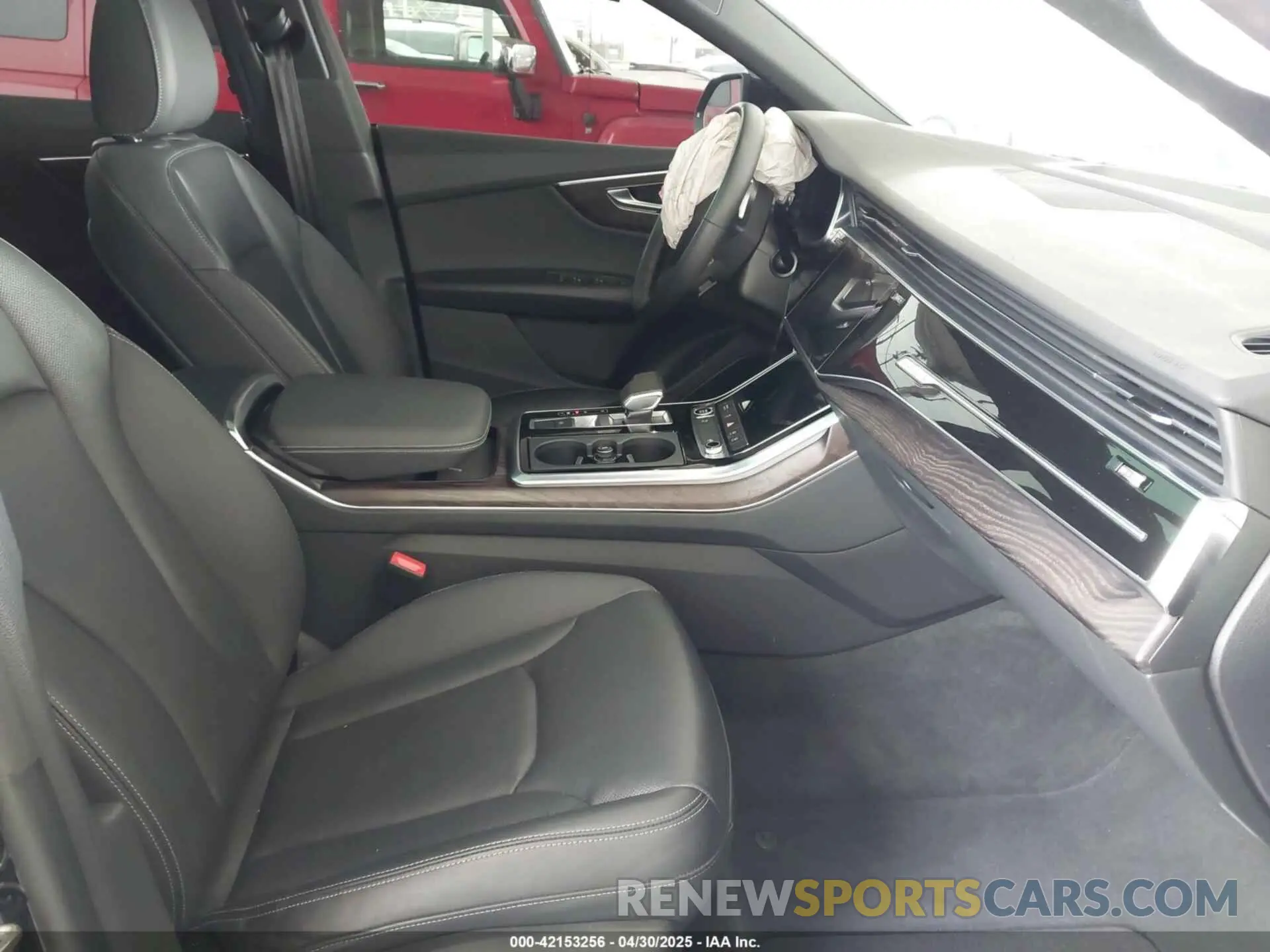 5 fotografías del automóvil dañado WA1EVAF1XMD033688 AUDI Q8 2021