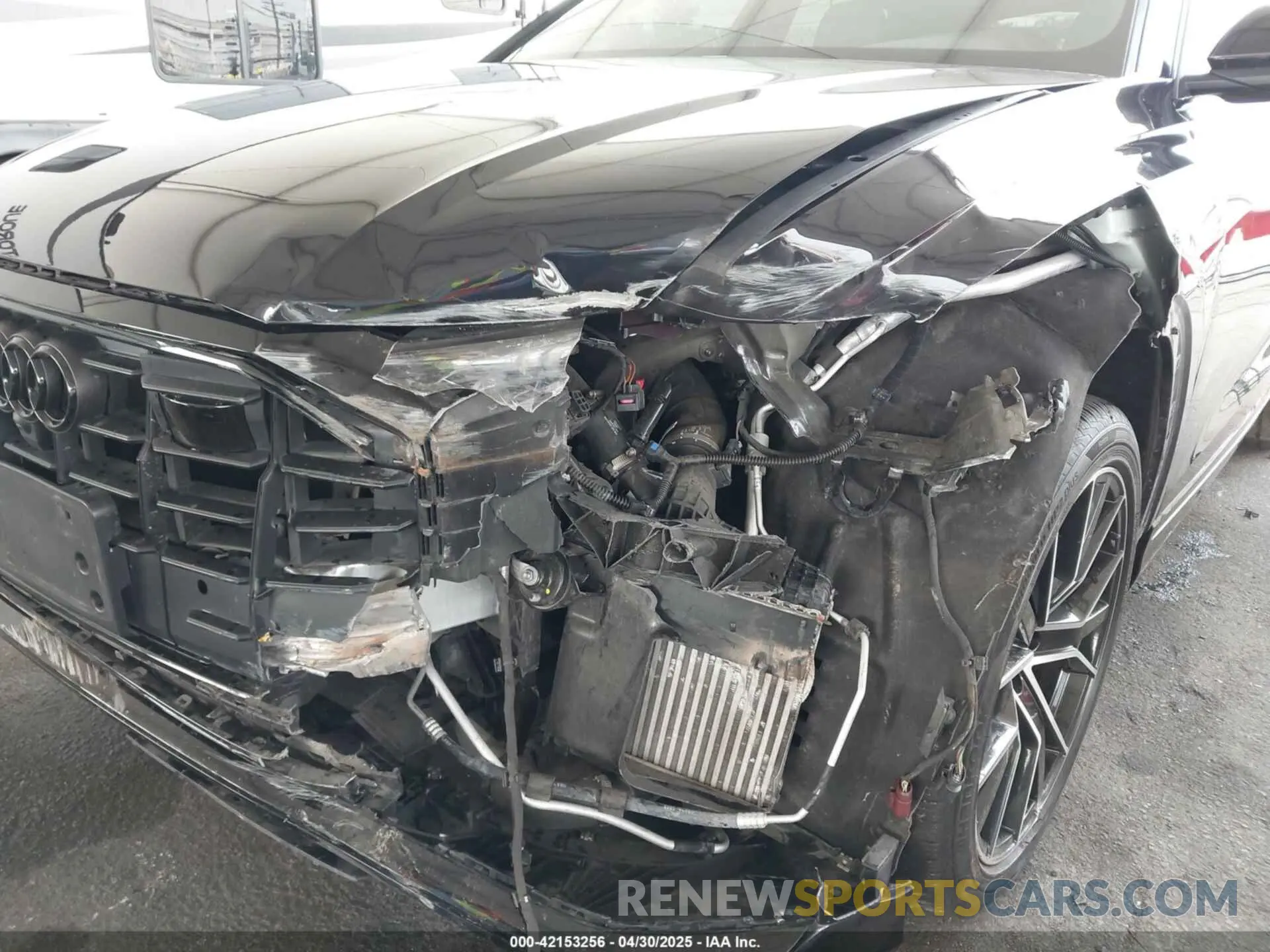 6 fotografías del automóvil dañado WA1EVAF1XMD033688 AUDI Q8 2021