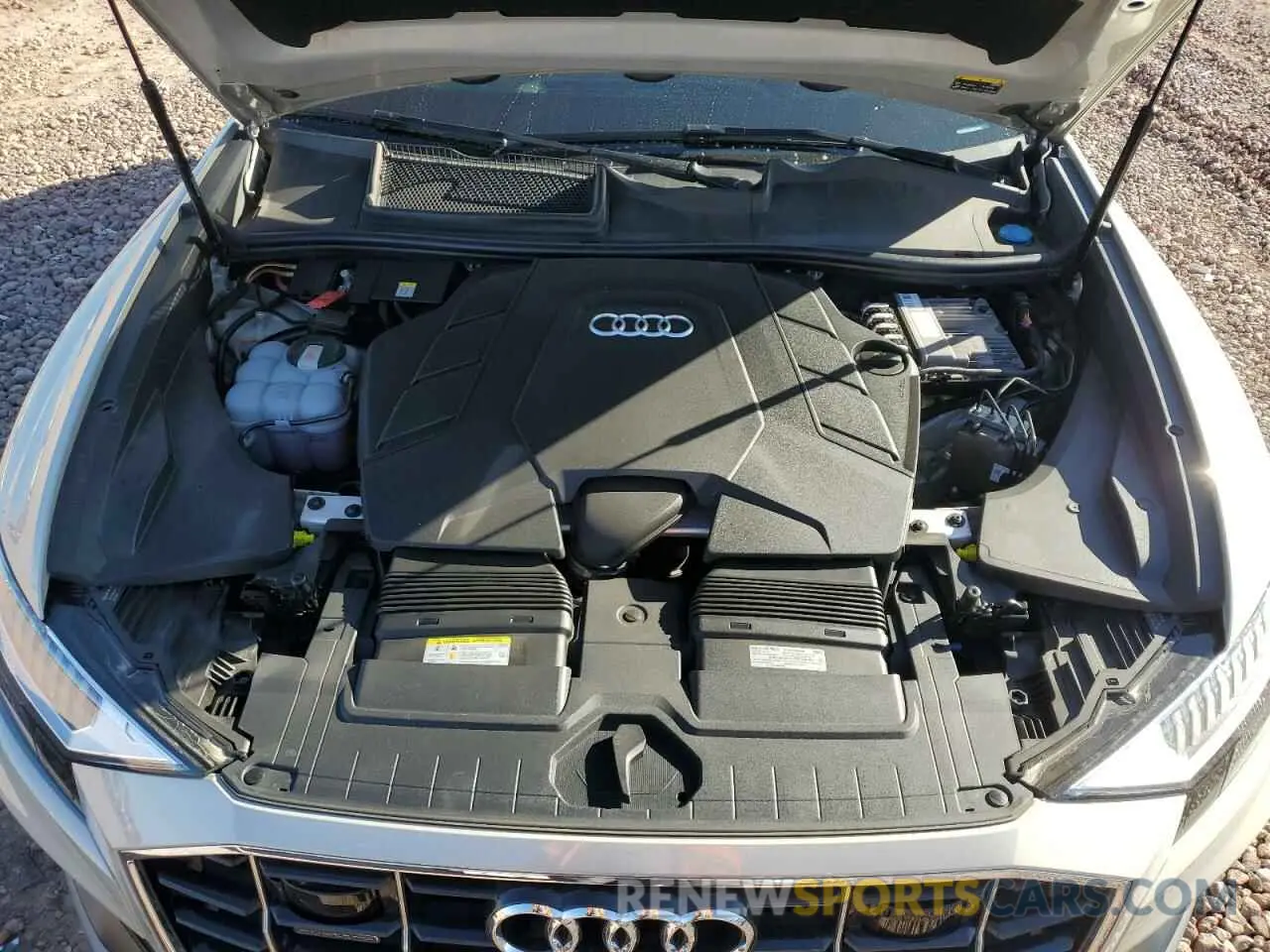 12 fotografías del automóvil dañado WA1FVAF14MD027325 AUDI Q8 2021