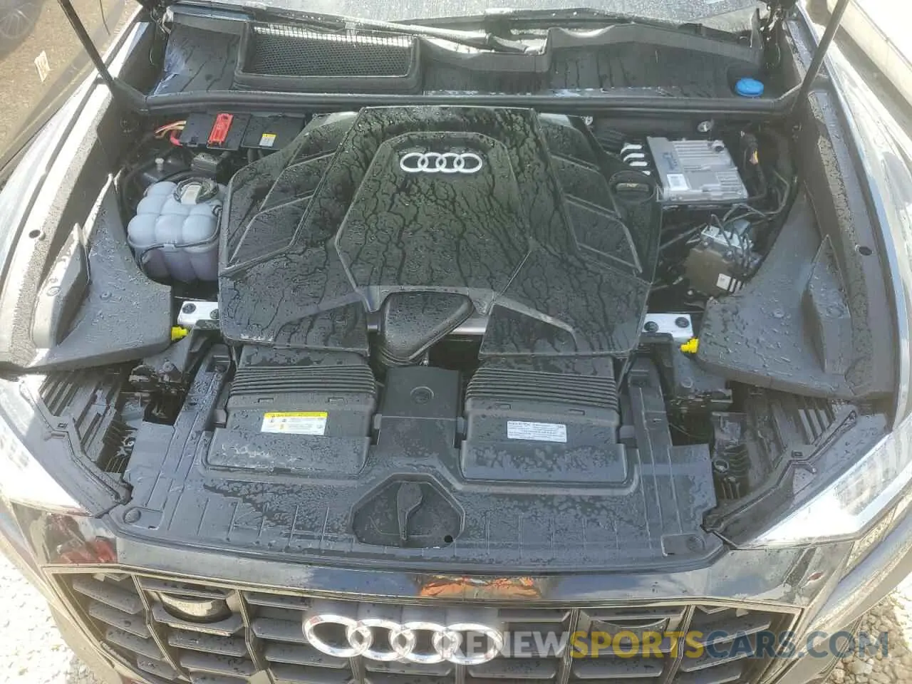 12 fotografías del automóvil dañado WA1FVAF19MD012142 AUDI Q8 2021