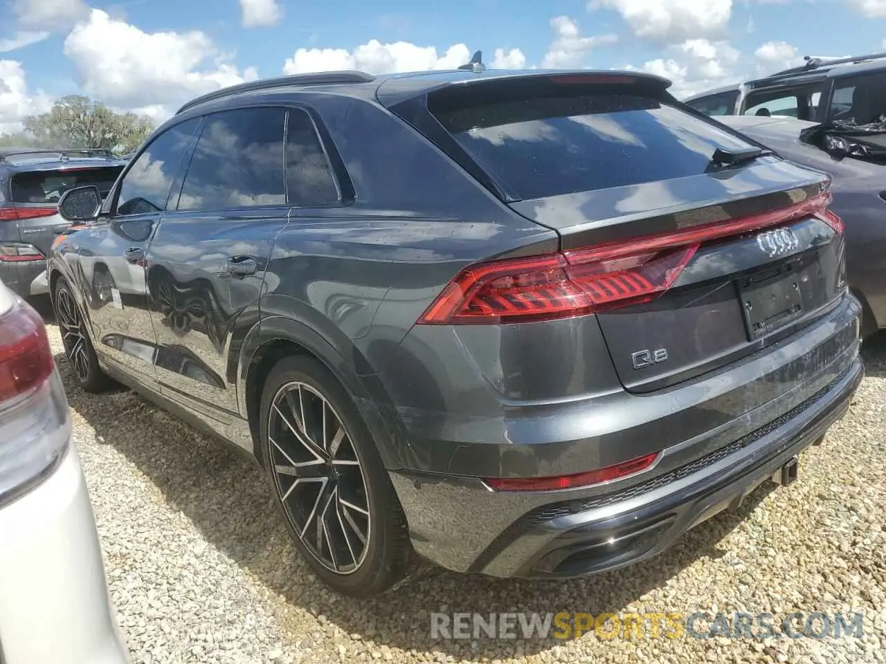 2 fotografías del automóvil dañado WA1FVAF19MD012142 AUDI Q8 2021