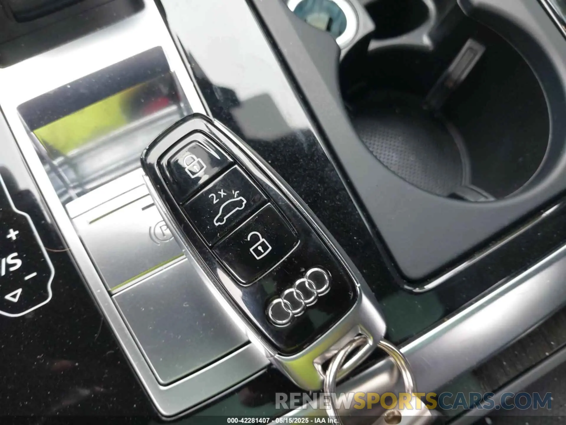 11 fotografías del automóvil dañado WA1FVBF18ND023396 AUDI Q8 2022