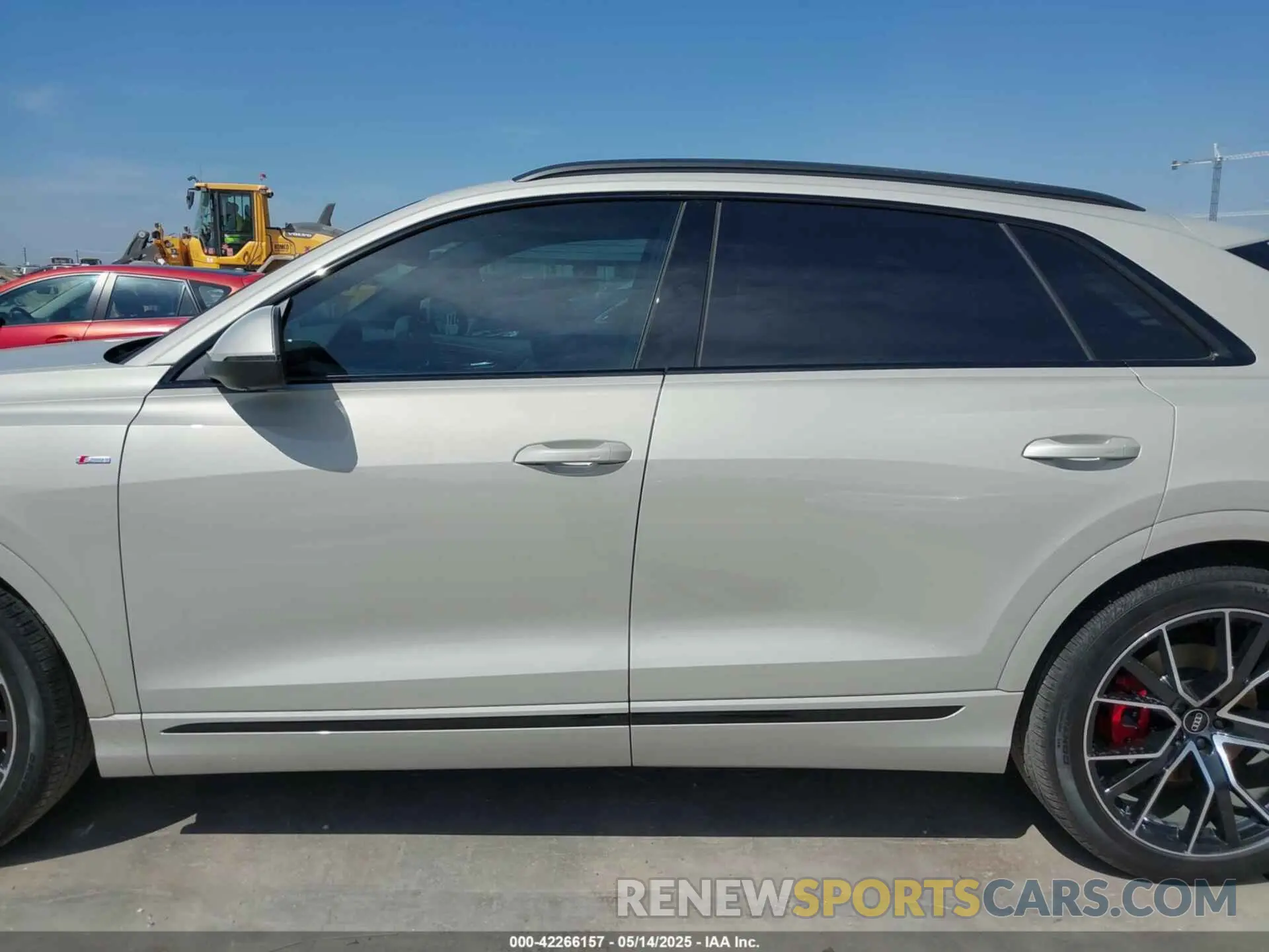 14 fotografías del automóvil dañado WA1FVBF19ND026016 AUDI Q8 2022