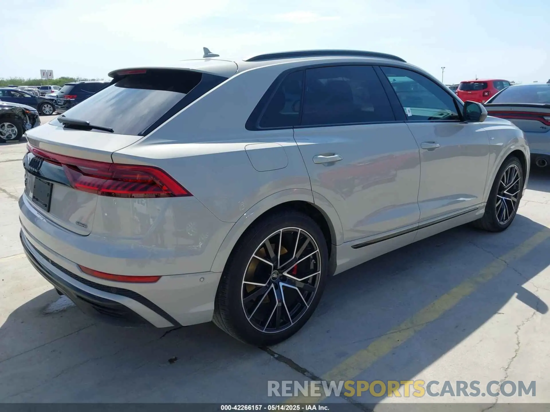 4 fotografías del automóvil dañado WA1FVBF19ND026016 AUDI Q8 2022