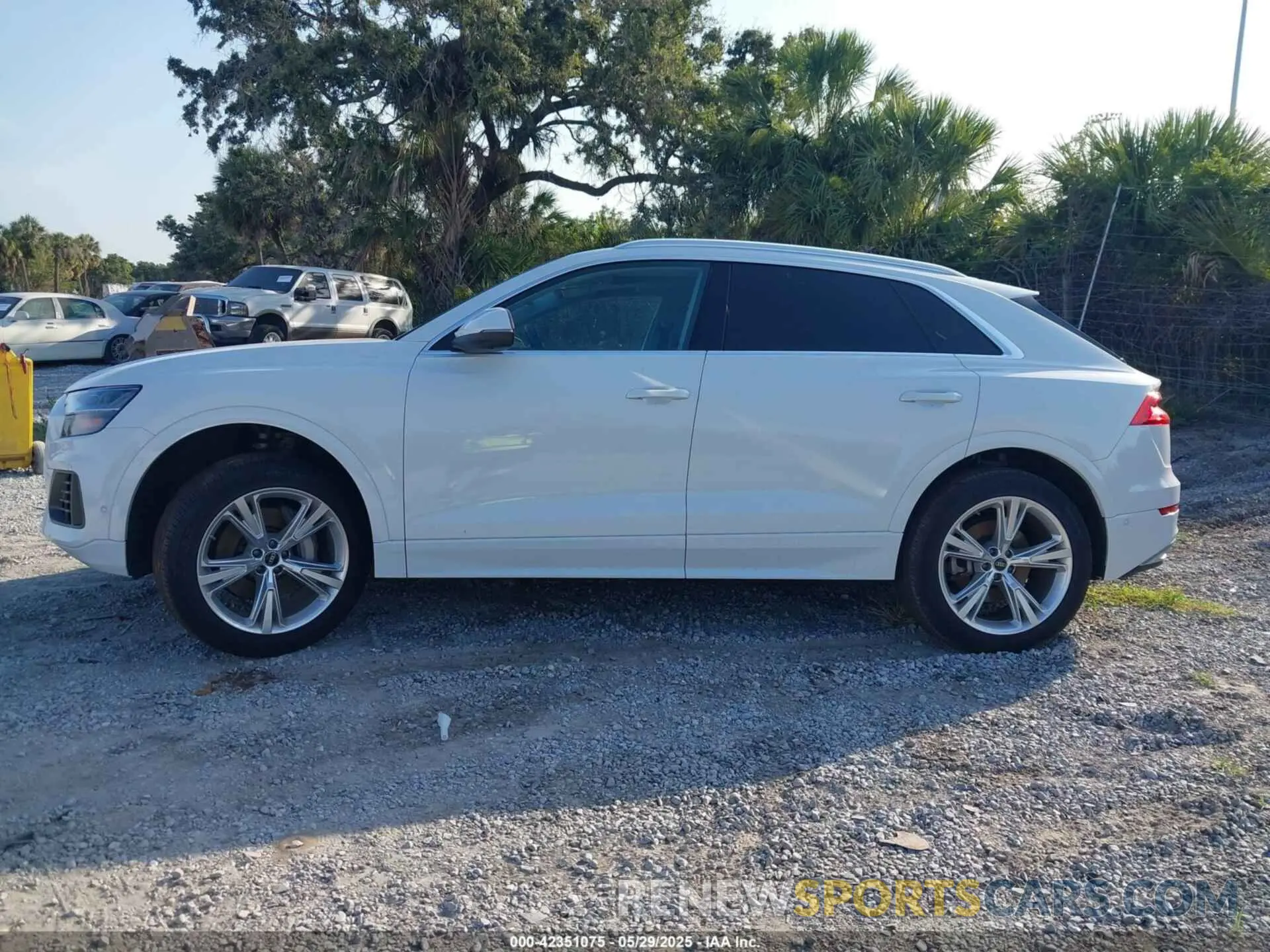 14 fotografías del automóvil dañado WA1CVBF18PD007608 AUDI Q8 2023