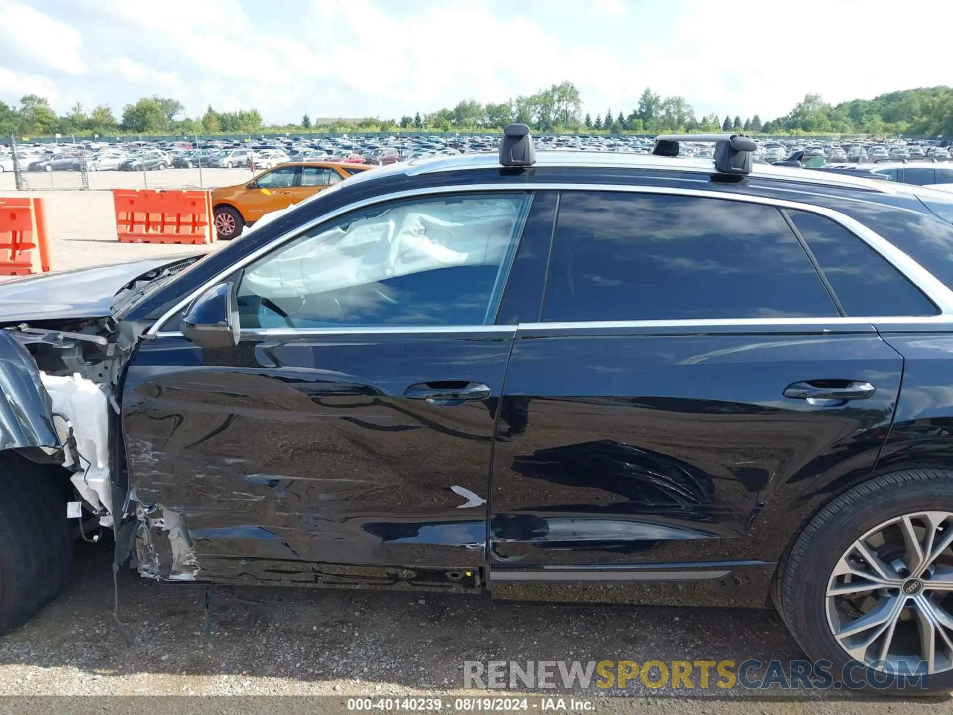 14 fotografías del automóvil dañado WA1EVBF16PD010063 AUDI Q8 2023