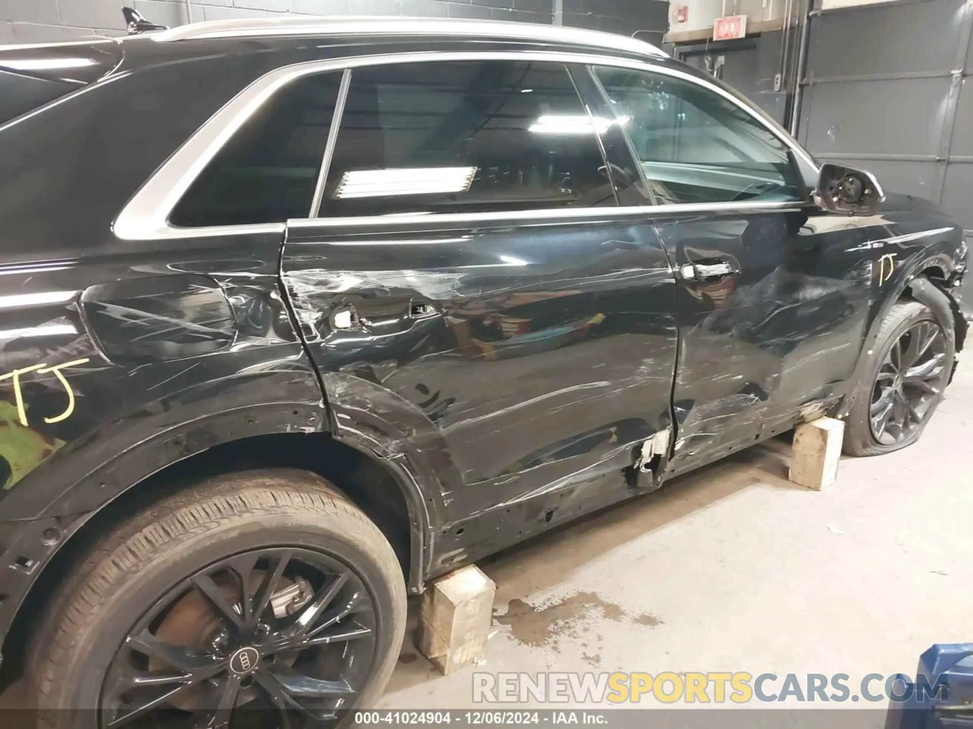 6 fotografías del automóvil dañado WA1EVBF16PD035173 AUDI Q8 2023