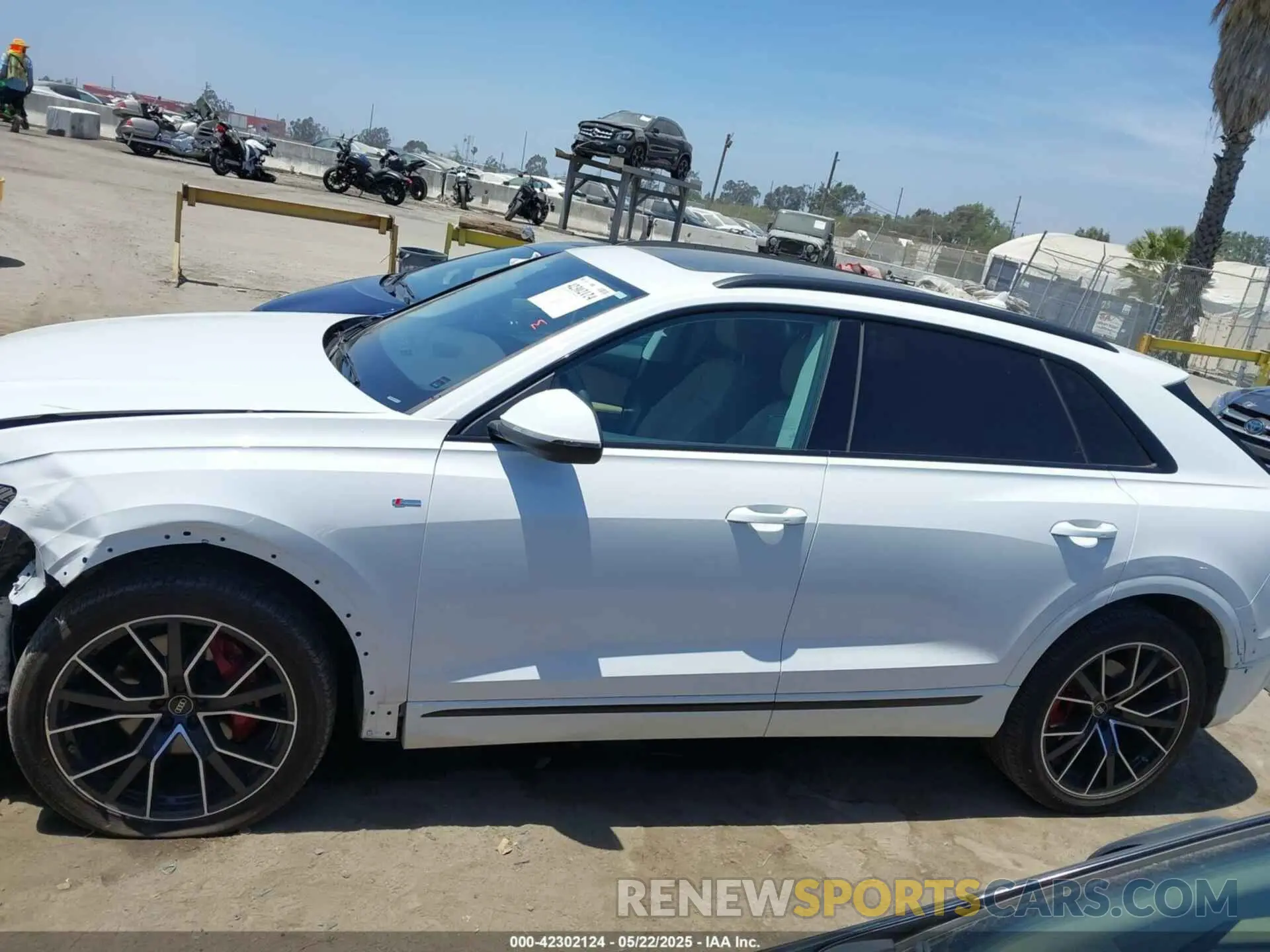 14 fotografías del automóvil dañado WA1EVBF19PD011451 AUDI Q8 2023