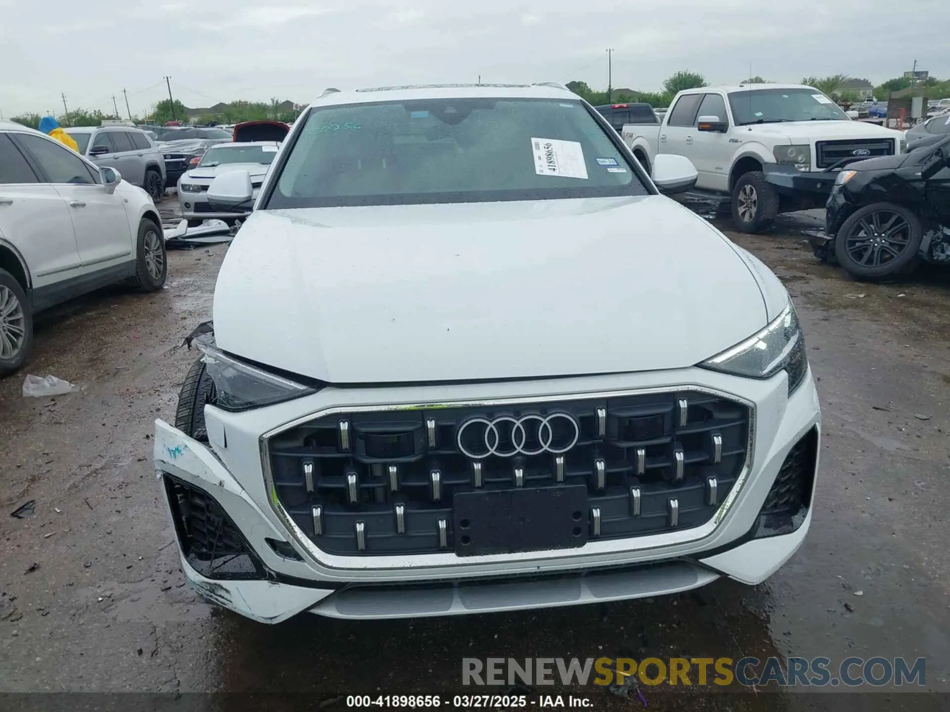 12 fotografías del automóvil dañado WA1BVBF12RD003584 AUDI Q8 2024