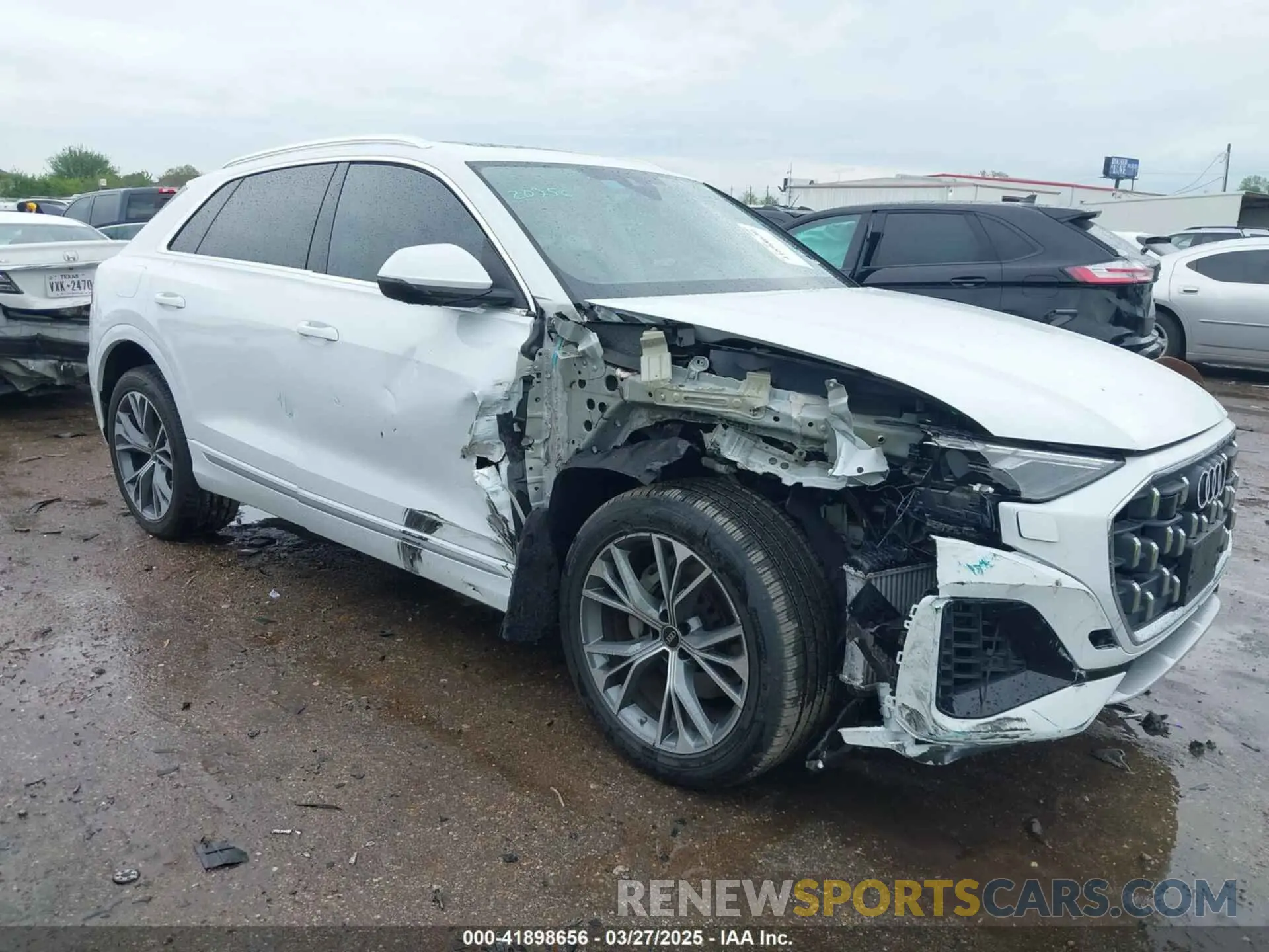 13 fotografías del automóvil dañado WA1BVBF12RD003584 AUDI Q8 2024