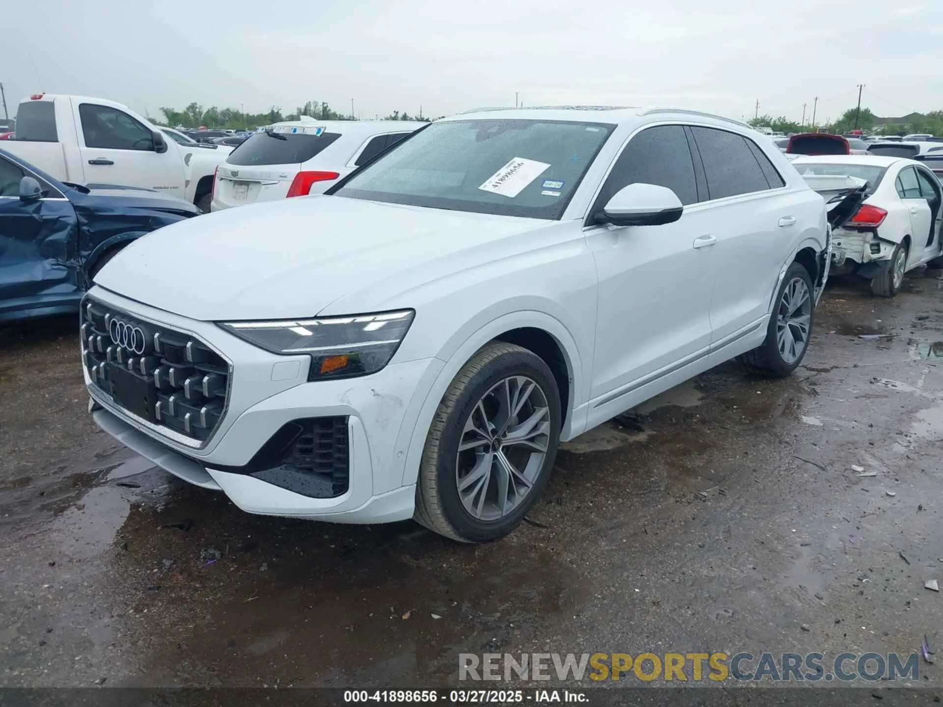 2 fotografías del automóvil dañado WA1BVBF12RD003584 AUDI Q8 2024