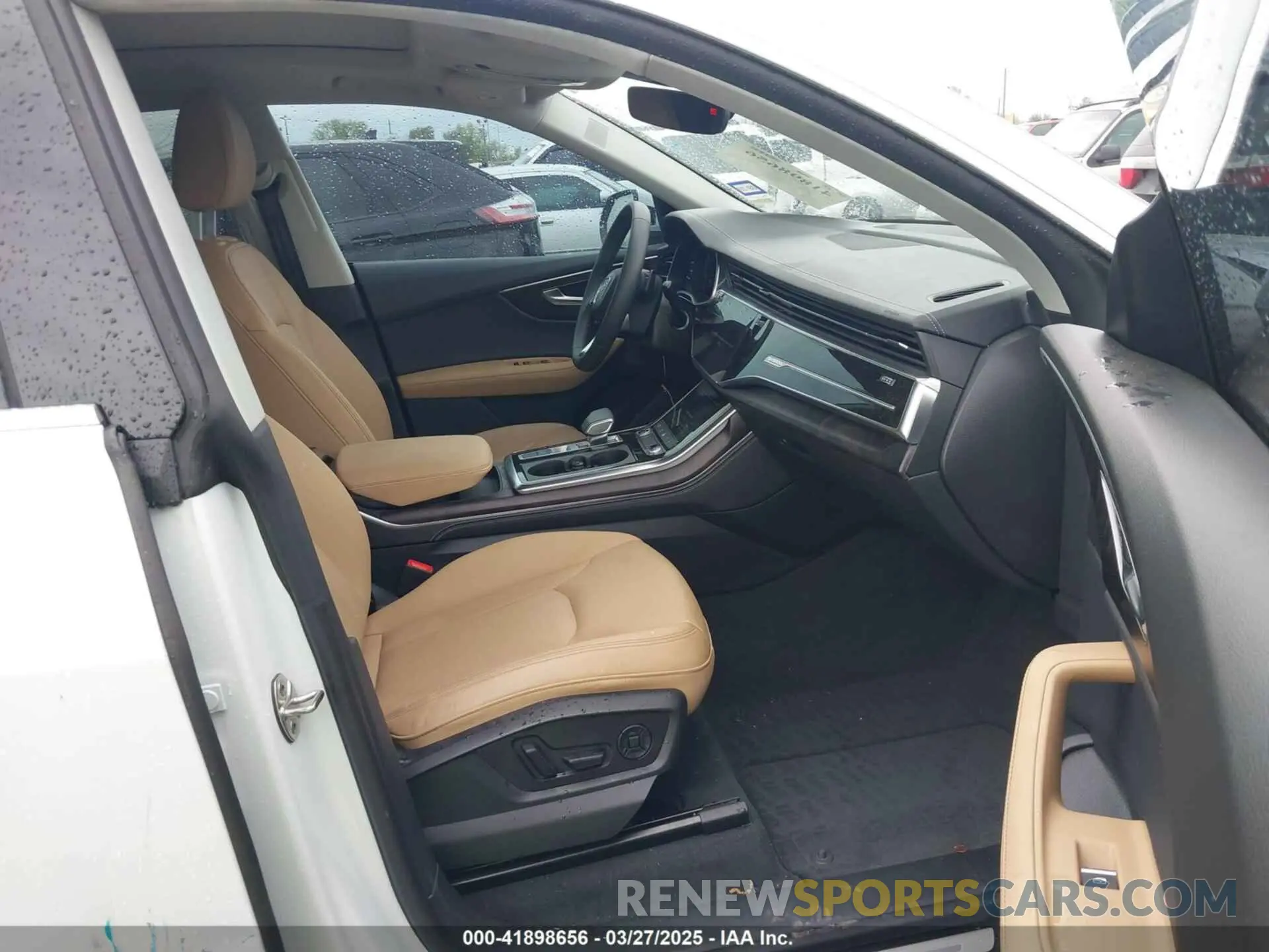 5 fotografías del automóvil dañado WA1BVBF12RD003584 AUDI Q8 2024