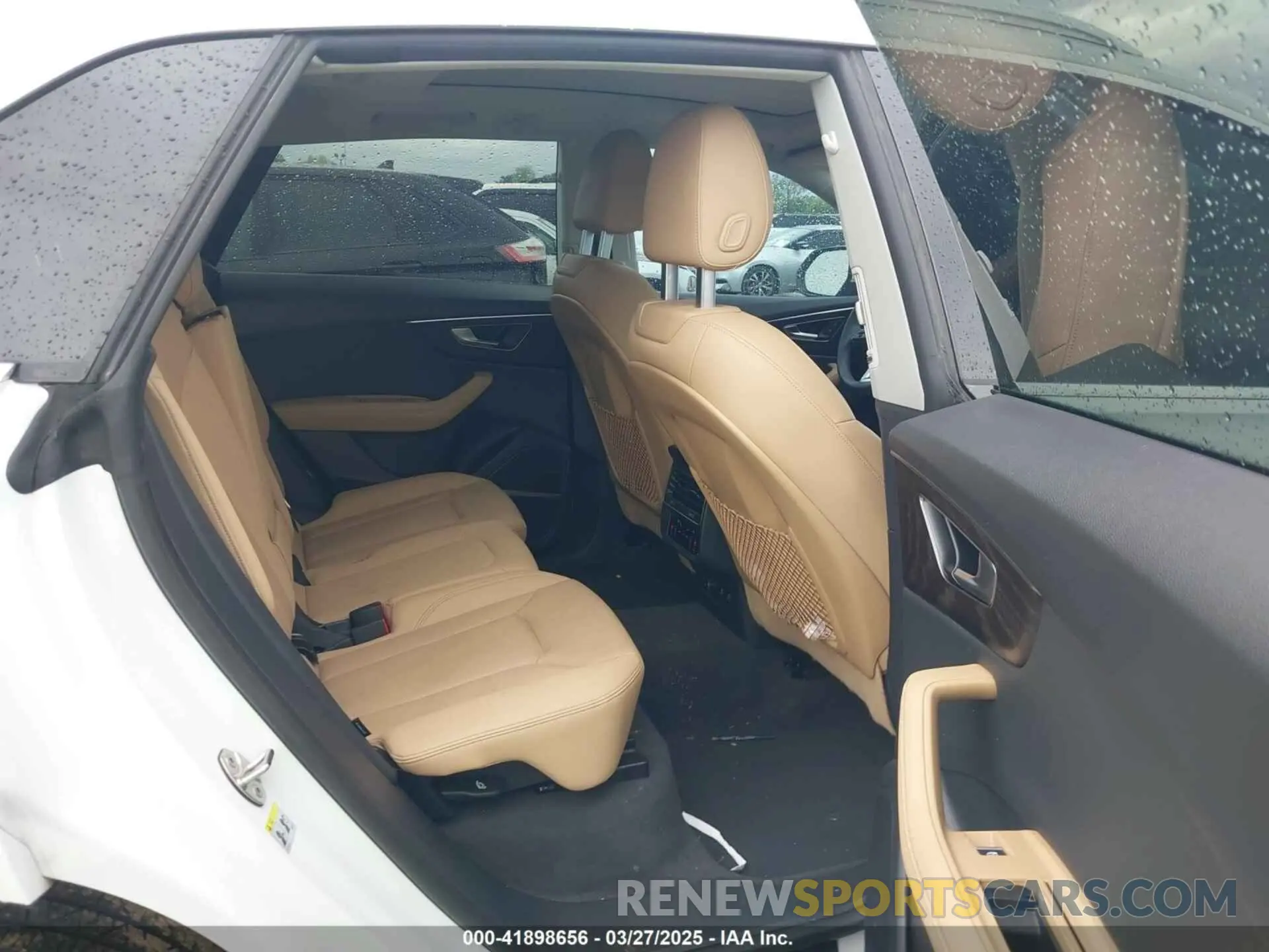 8 fotografías del automóvil dañado WA1BVBF12RD003584 AUDI Q8 2024