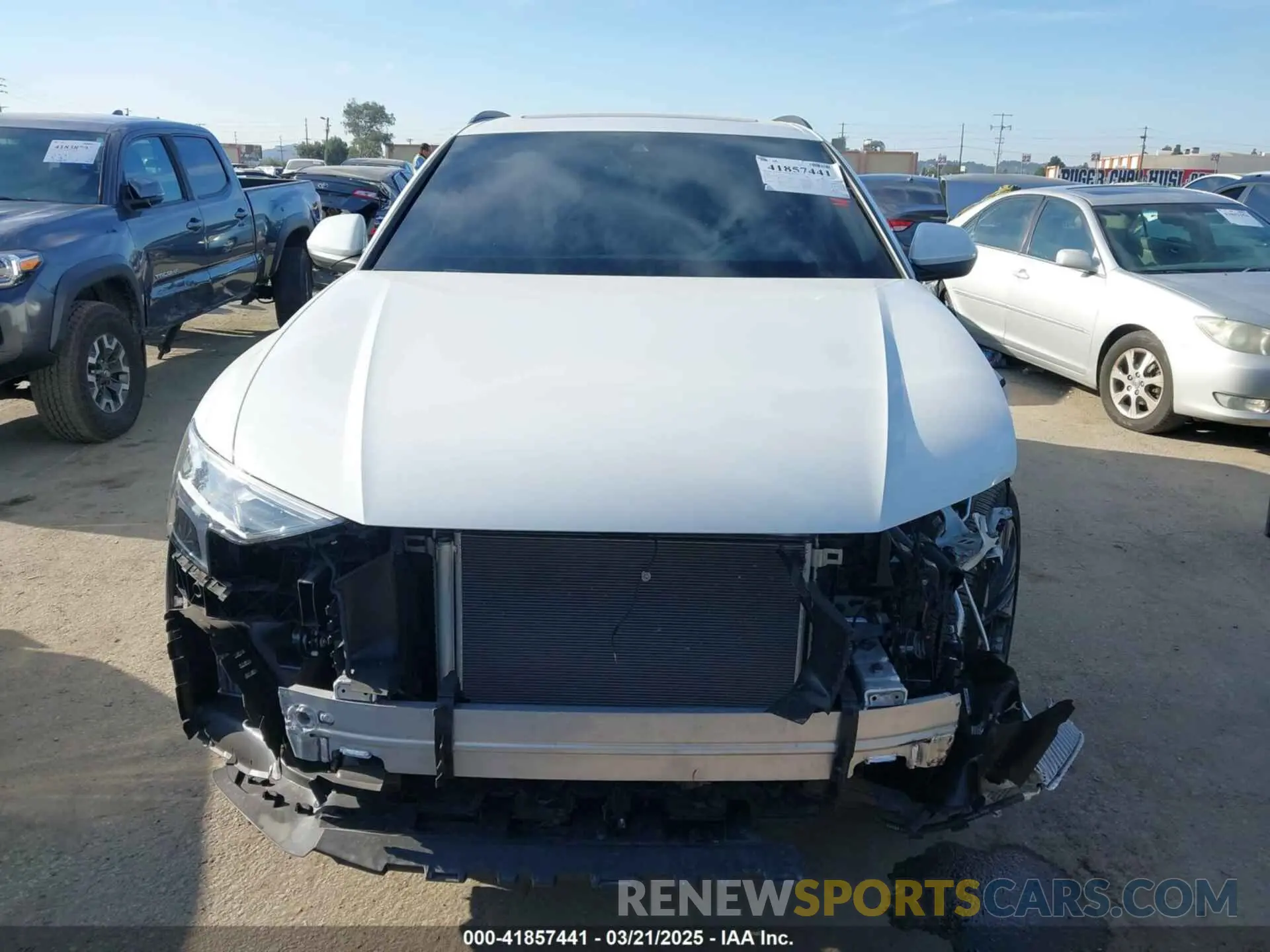 13 fotografías del automóvil dañado WA1BVBF19RD018552 AUDI Q8 2024