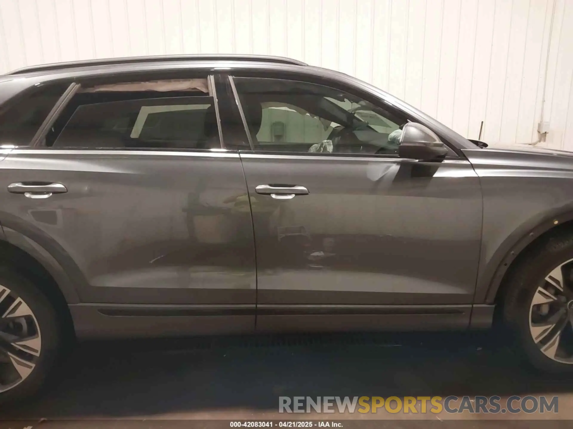 13 fotografías del automóvil dañado WA1EVBF12RD010273 AUDI Q8 2024