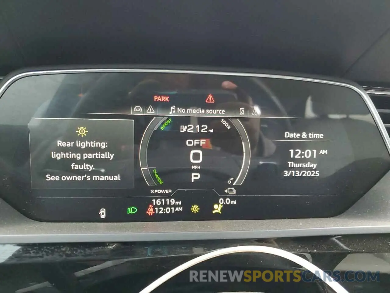 9 fotografías del automóvil dañado WA14AAGE5RB027891 AUDI Q8 E-TRON 2024