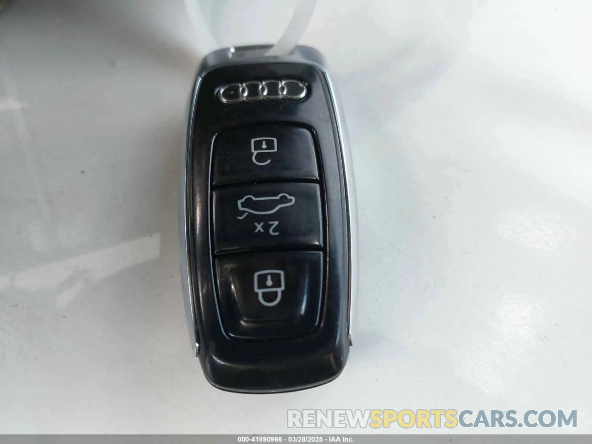 11 fotografías del automóvil dañado WA14AAGE6RB013322 AUDI Q8 E-TRON 2024