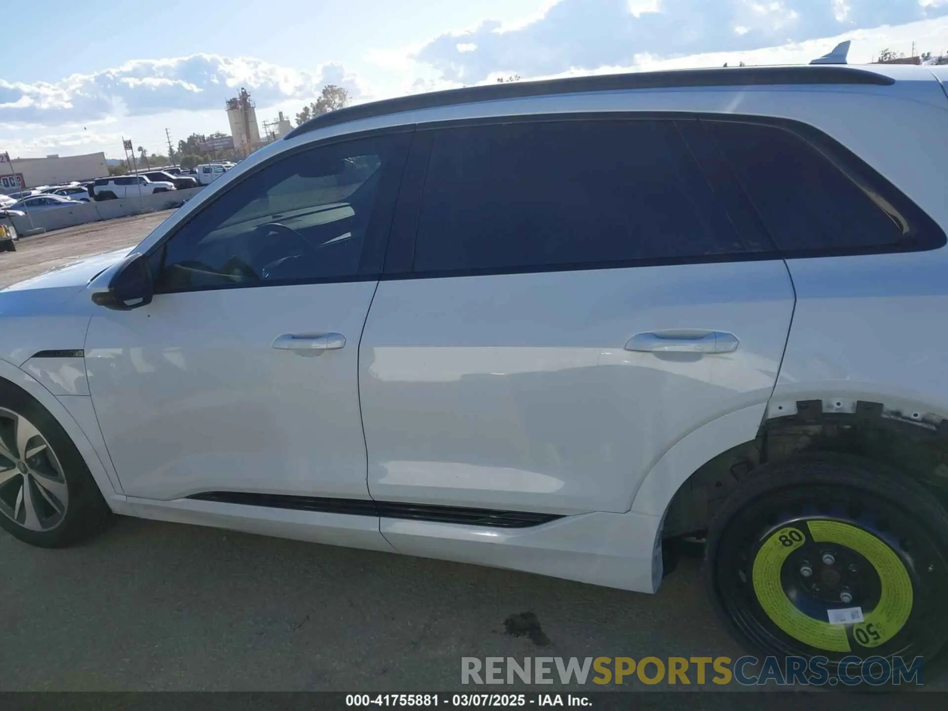 15 fotografías del automóvil dañado WA14AAGE7RB020683 AUDI Q8 E-TRON 2024
