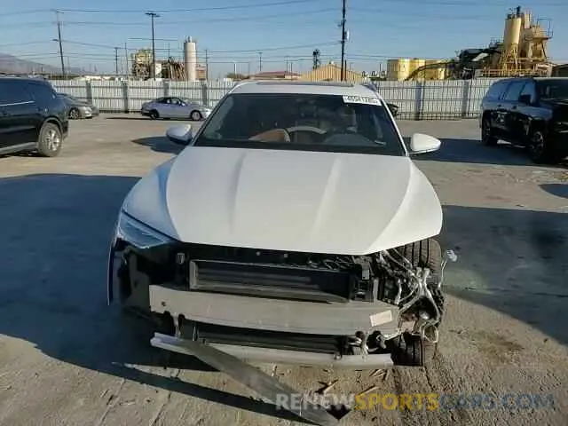 12 fotografías del automóvil dañado WA14AAGEXRB023271 AUDI Q8 E-TRON 2024