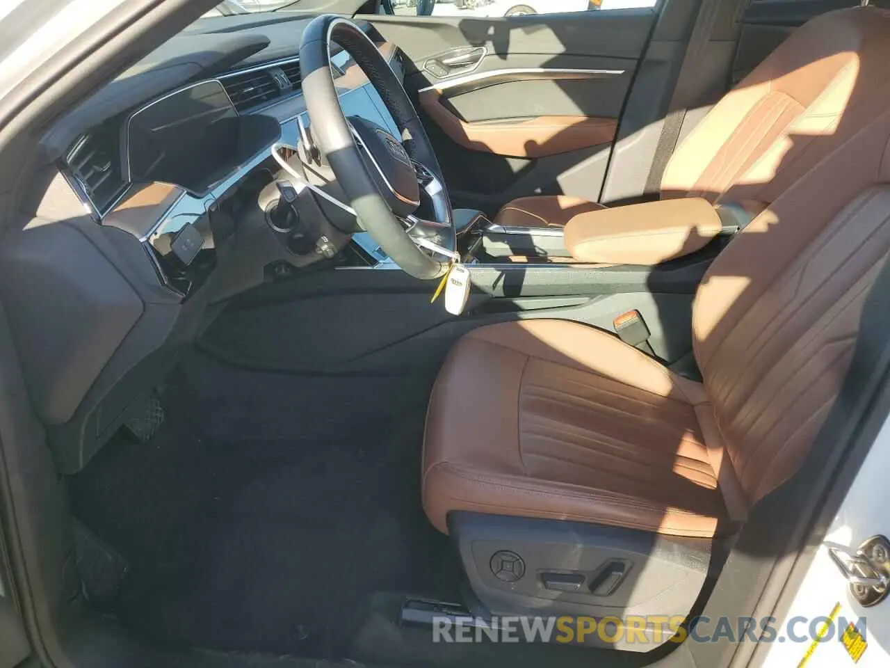 7 fotografías del automóvil dañado WA14AAGEXRB023271 AUDI Q8 E-TRON 2024