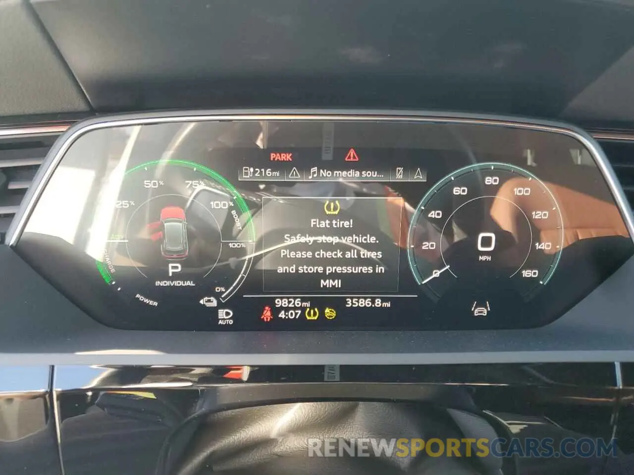 9 fotografías del automóvil dañado WA14AAGEXRB023271 AUDI Q8 E-TRON 2024