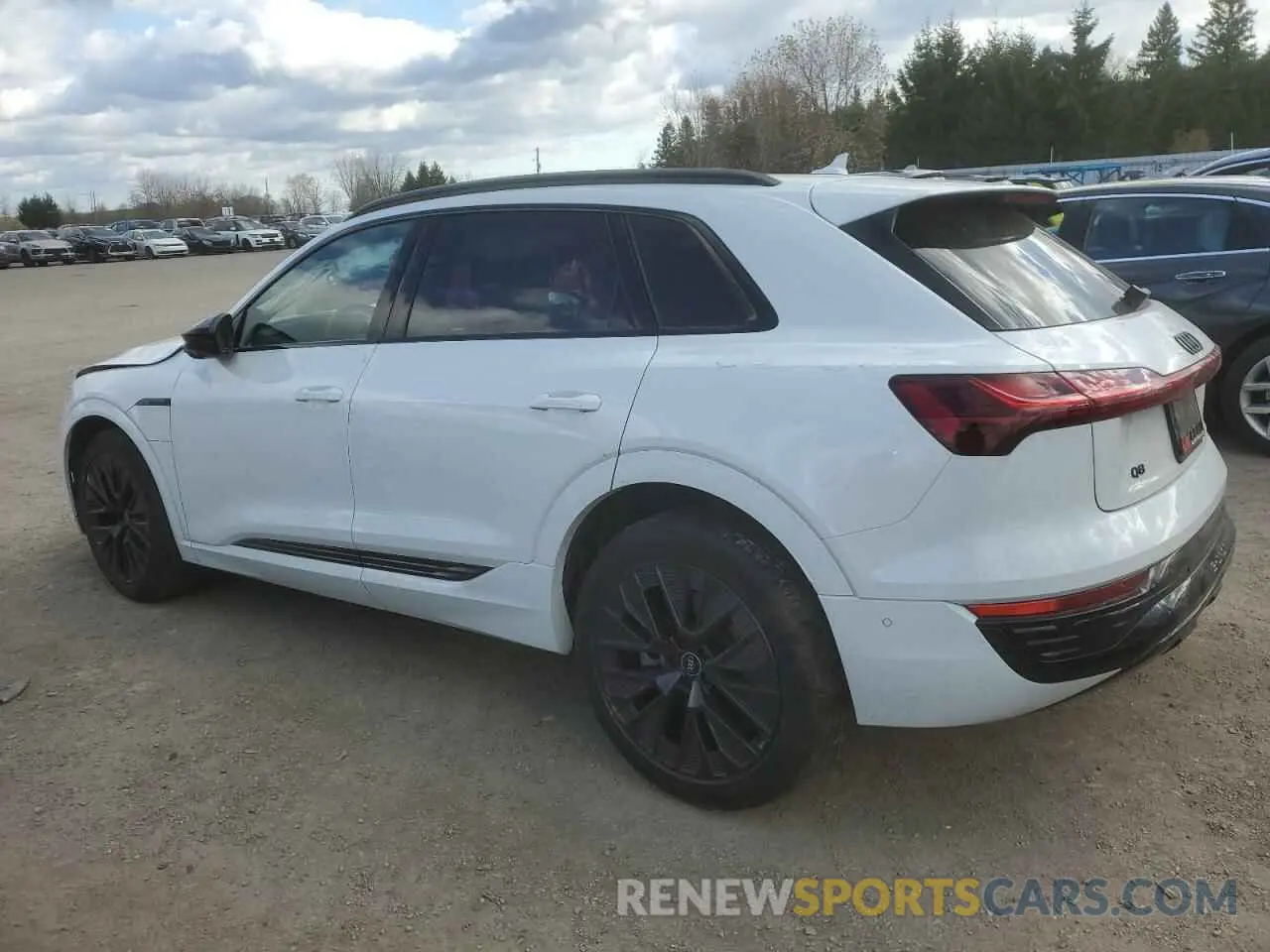 2 fotografías del automóvil dañado WA14ABGEXRB041355 AUDI Q8 E-TRON 2024
