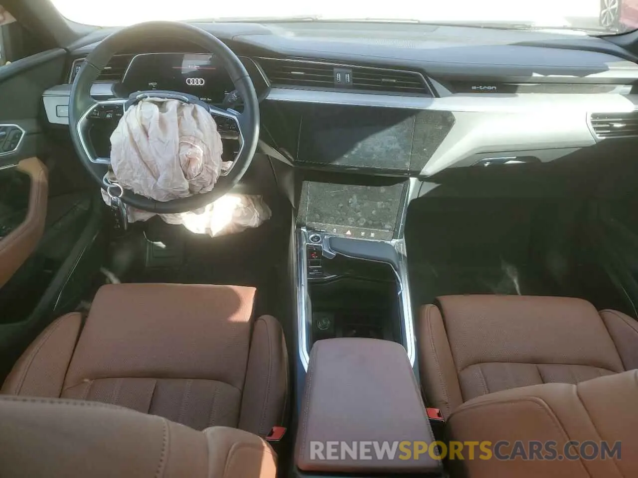 8 fotografías del automóvil dañado WA14ABGEXRB041355 AUDI Q8 E-TRON 2024