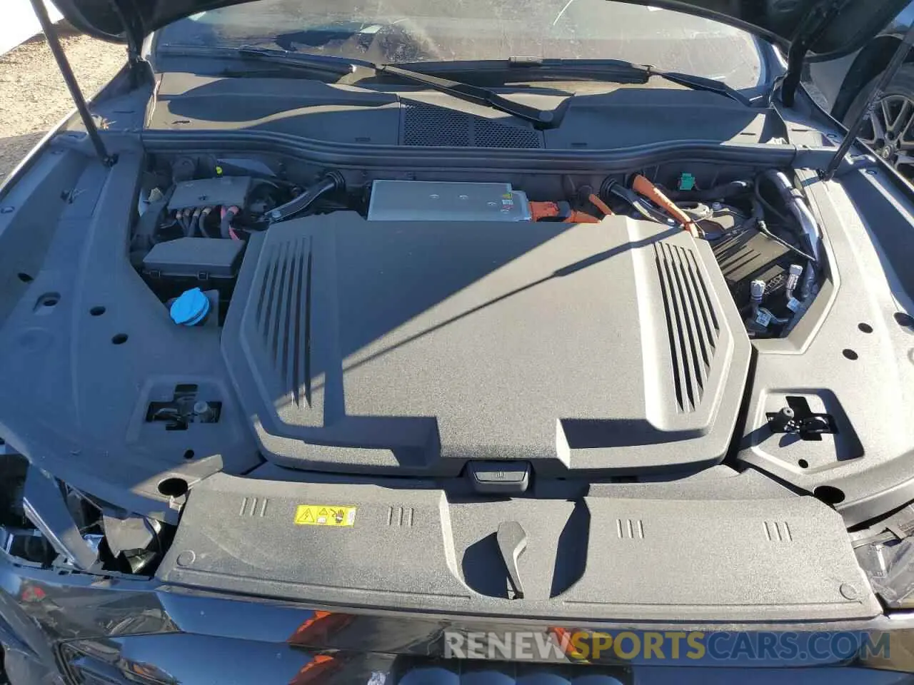12 fotografías del automóvil dañado WA15AAGE0RB015202 AUDI Q8 E-TRON 2024