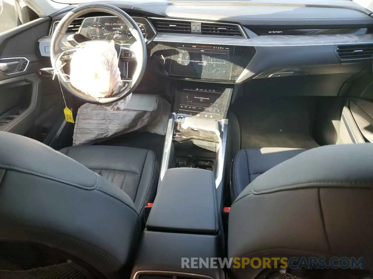 8 fotografías del automóvil dañado WA15AAGE0RB015202 AUDI Q8 E-TRON 2024