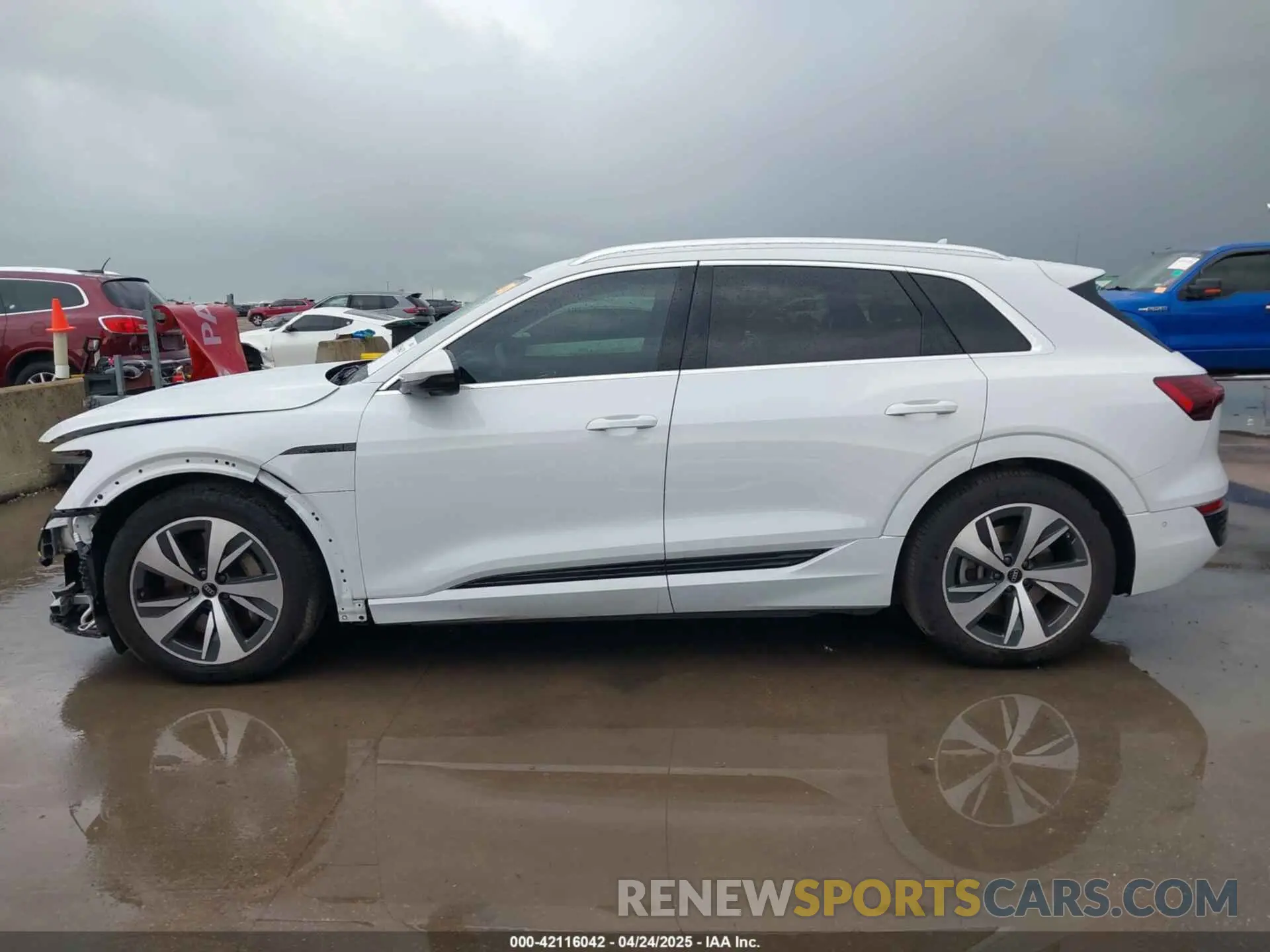 15 fotografías del automóvil dañado WA15AAGE0RB026474 AUDI Q8 E-TRON 2024