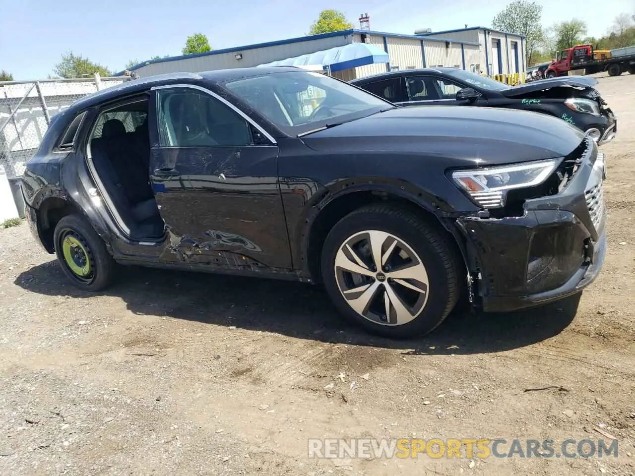 4 fotografías del automóvil dañado WA15AAGE0RB033134 AUDI Q8 E-TRON 2024