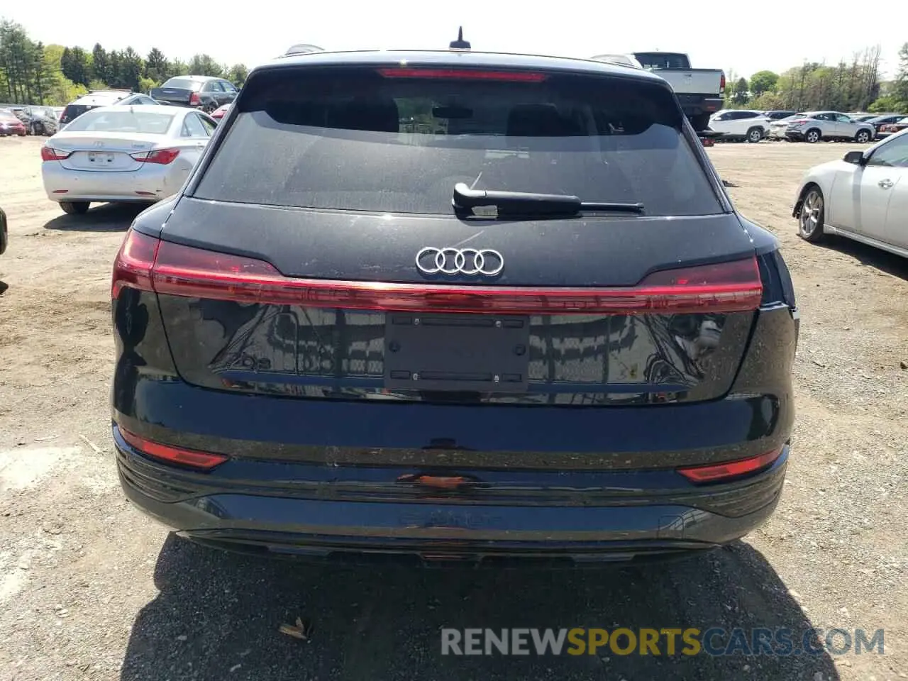6 fotografías del automóvil dañado WA15AAGE0RB033134 AUDI Q8 E-TRON 2024