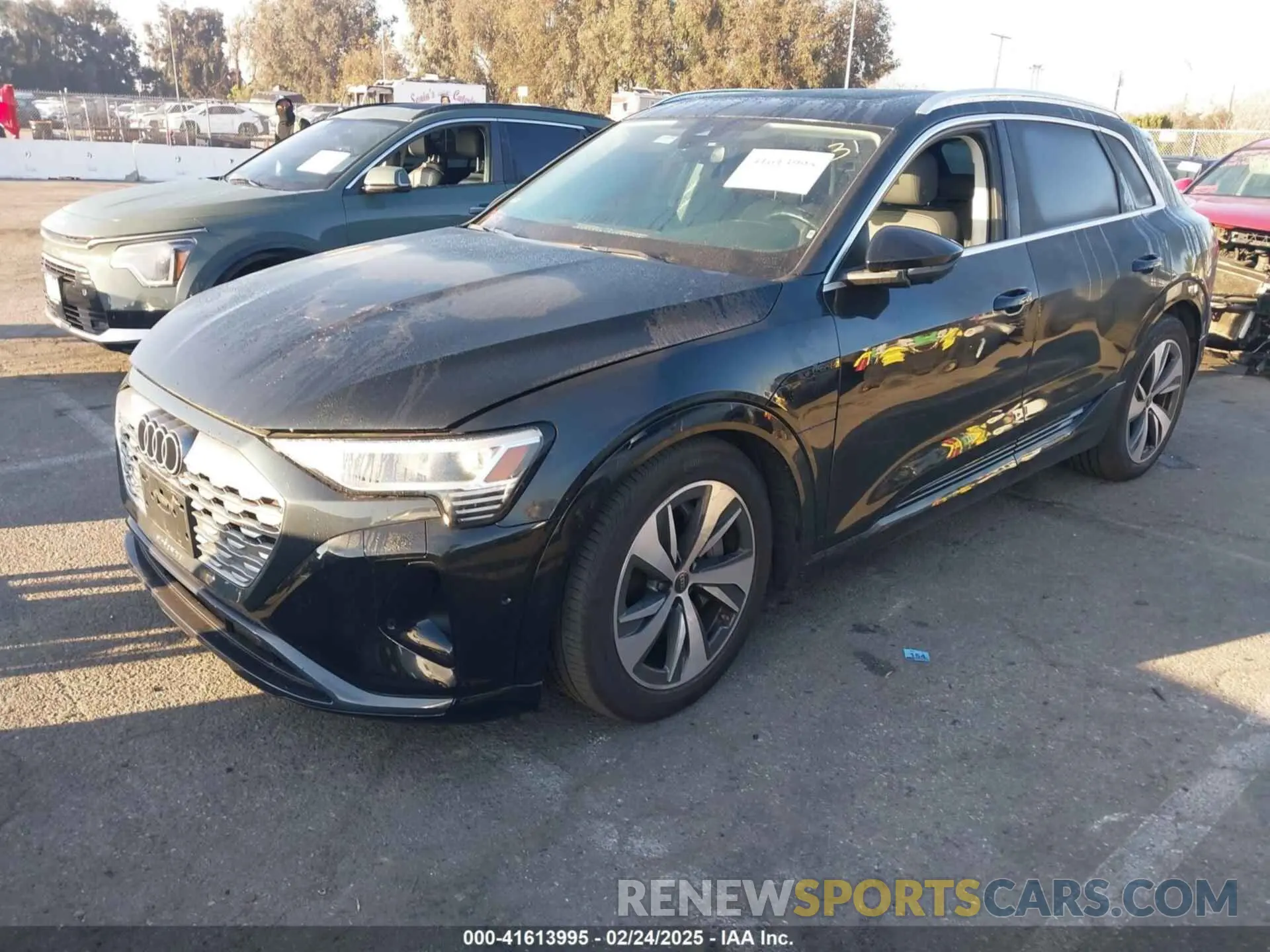 2 fotografías del automóvil dañado WA15AAGE2RB010955 AUDI Q8 E-TRON 2024