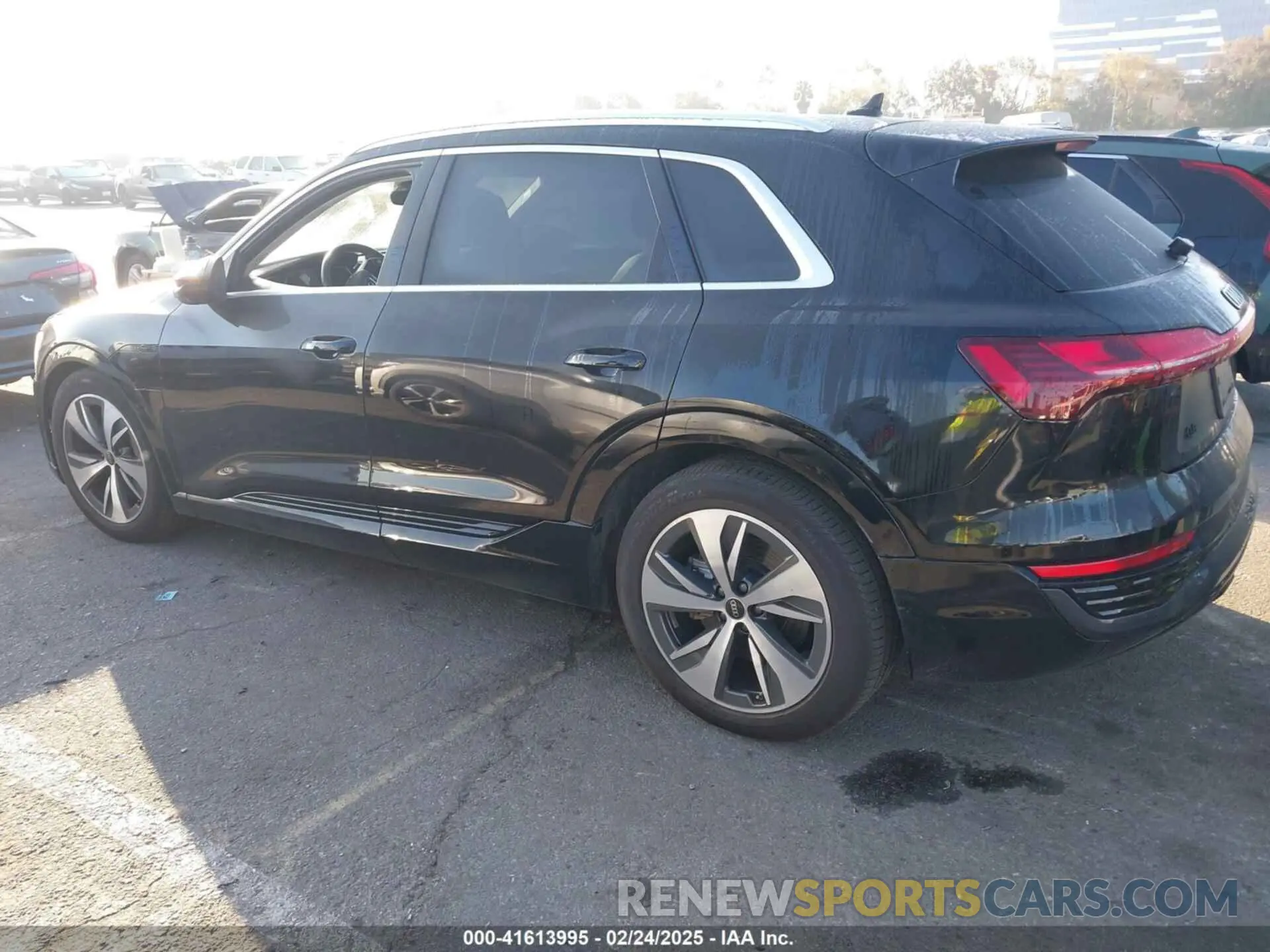 3 fotografías del automóvil dañado WA15AAGE2RB010955 AUDI Q8 E-TRON 2024