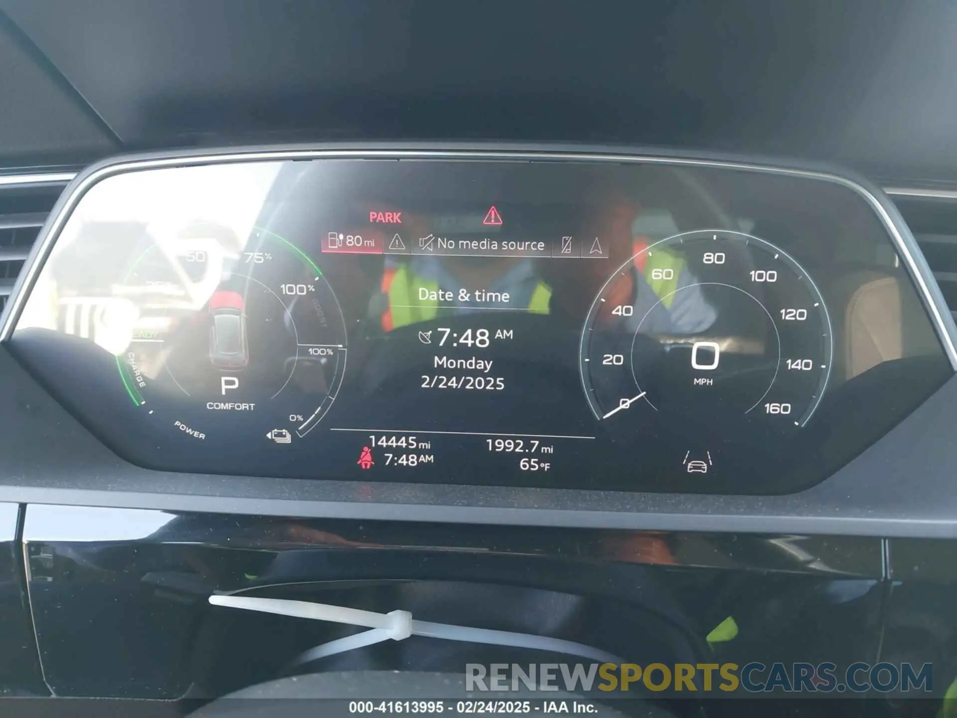 7 fotografías del automóvil dañado WA15AAGE2RB010955 AUDI Q8 E-TRON 2024