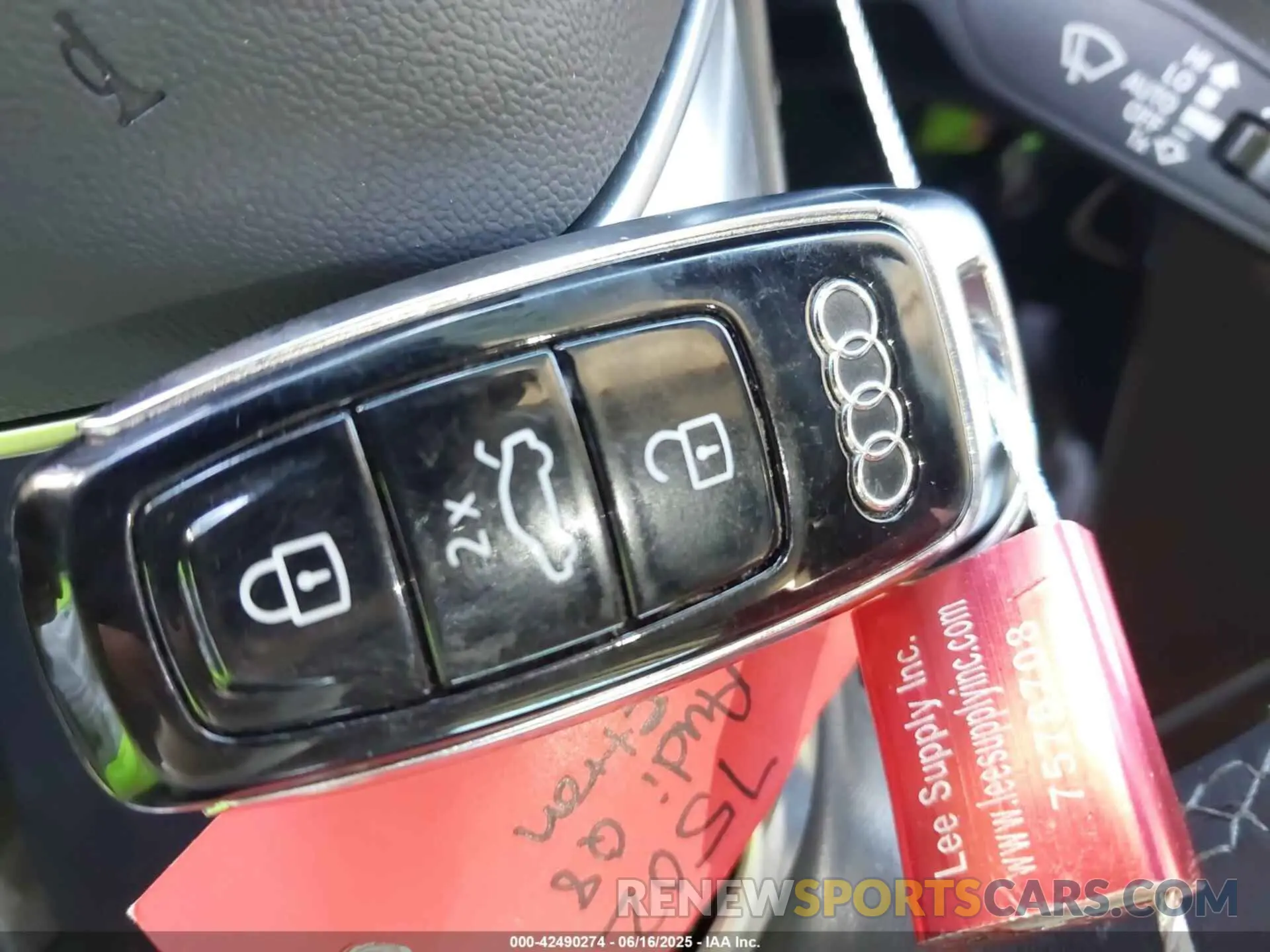 11 fotografías del automóvil dañado WA15AAGE2RB033698 AUDI Q8 E-TRON 2024