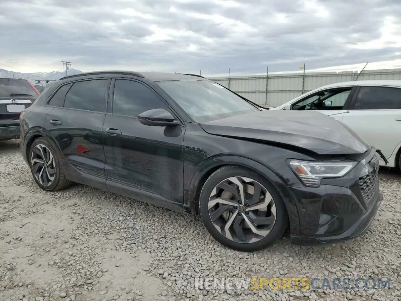4 fotografías del automóvil dañado WA15AAGE3RB027165 AUDI Q8 E-TRON 2024