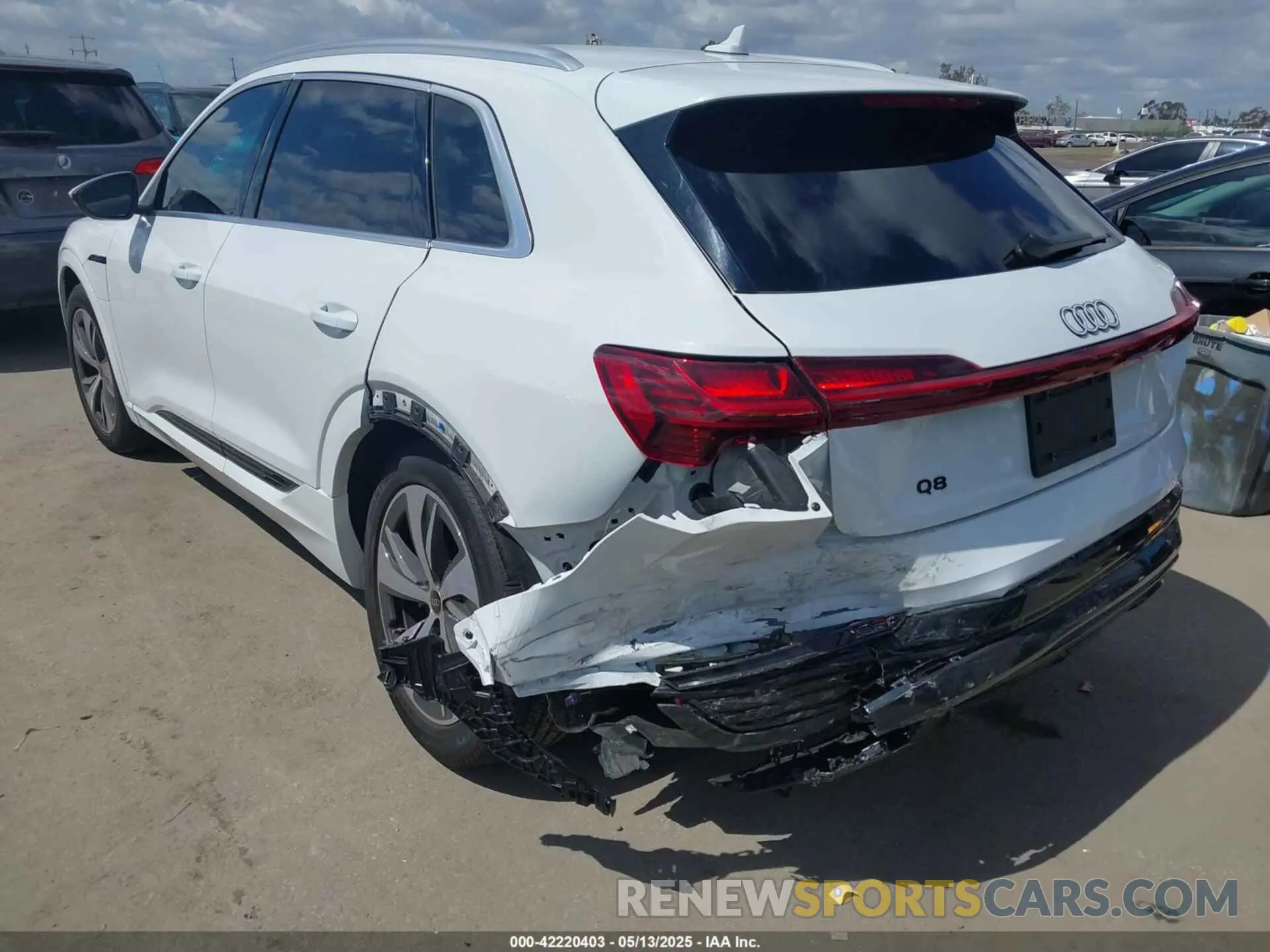 3 fotografías del automóvil dañado WA15AAGE8RB007266 AUDI Q8 E-TRON 2024