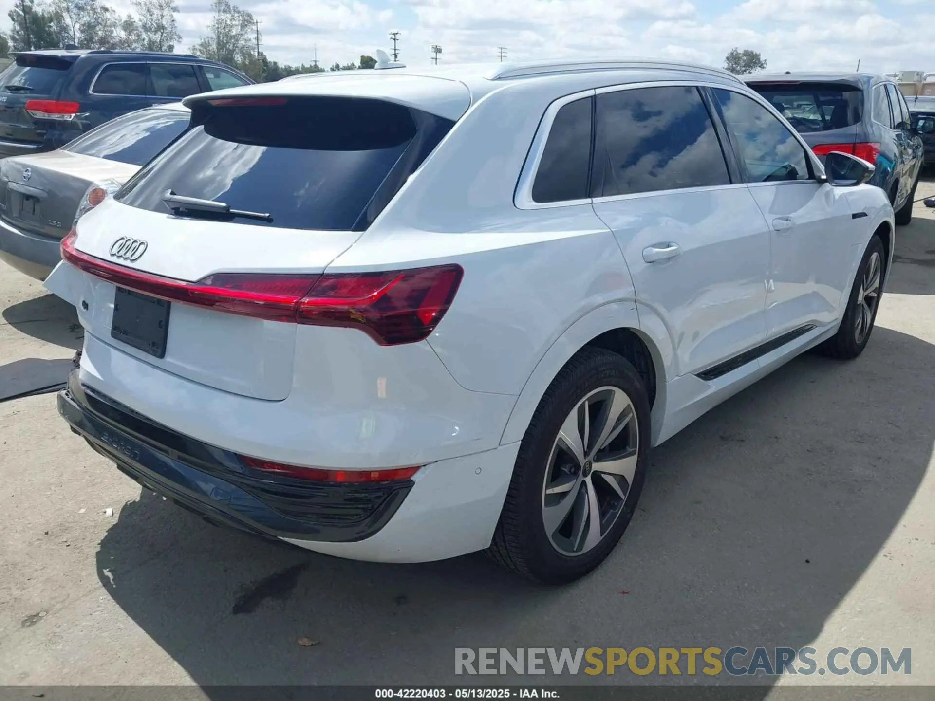 4 fotografías del automóvil dañado WA15AAGE8RB007266 AUDI Q8 E-TRON 2024