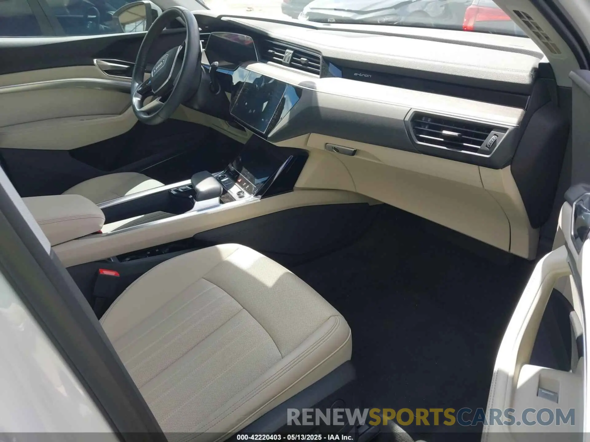 5 fotografías del automóvil dañado WA15AAGE8RB007266 AUDI Q8 E-TRON 2024