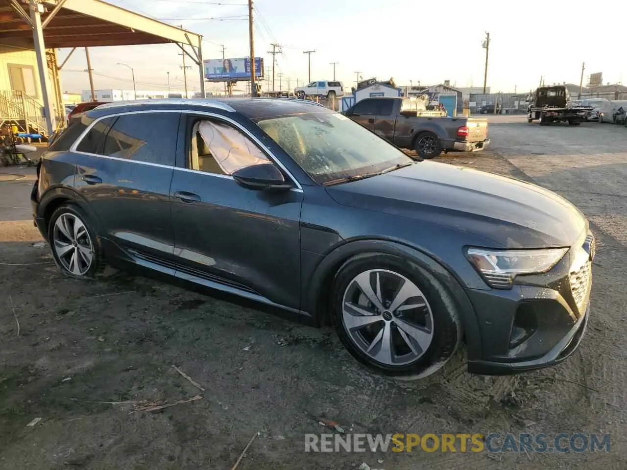 4 fotografías del automóvil dañado WA15AAGE9RB043046 AUDI Q8 E-TRON 2024