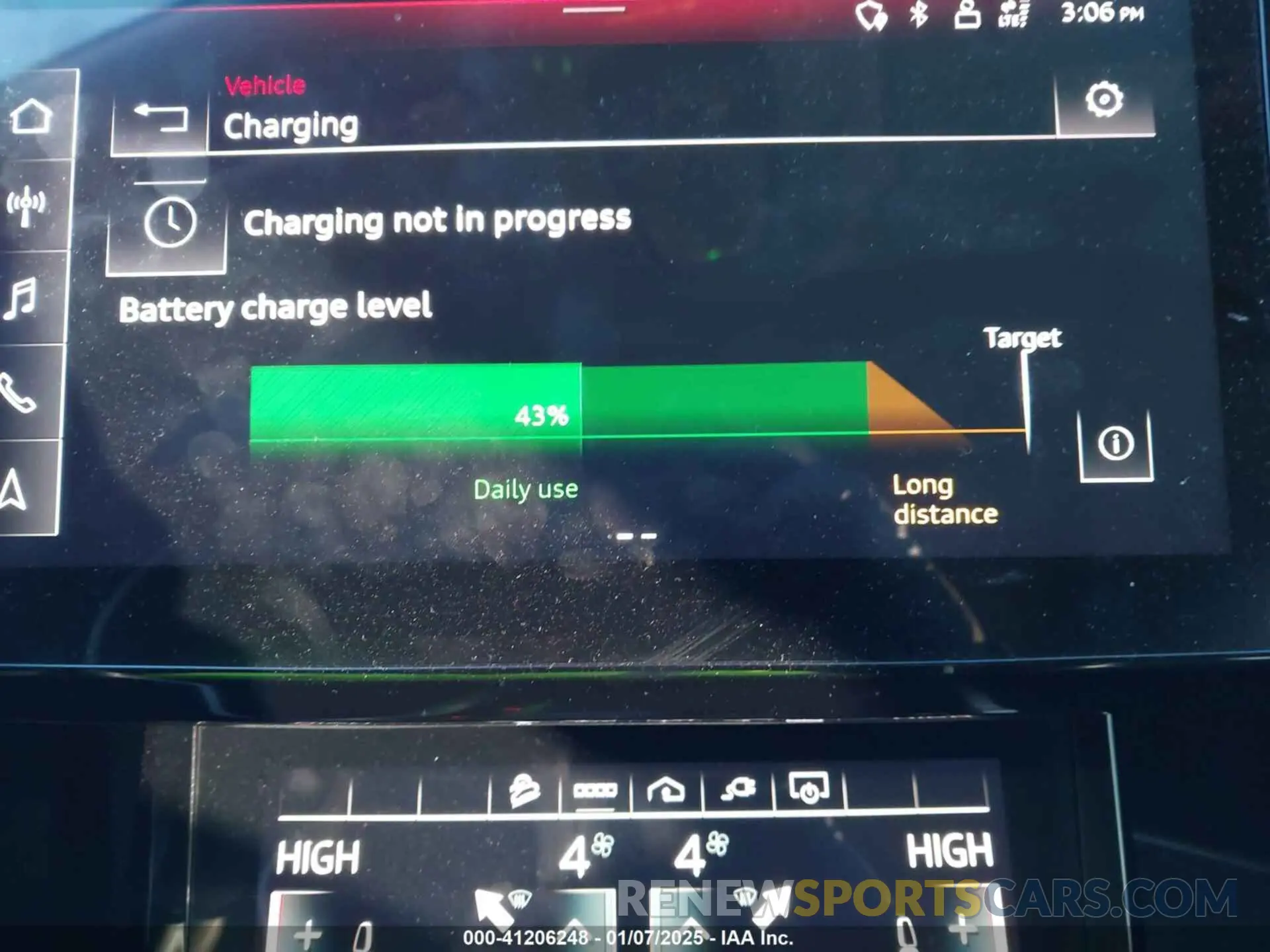 17 fotografías del automóvil dañado WA15AAGEXRB022996 AUDI Q8 E-TRON 2024