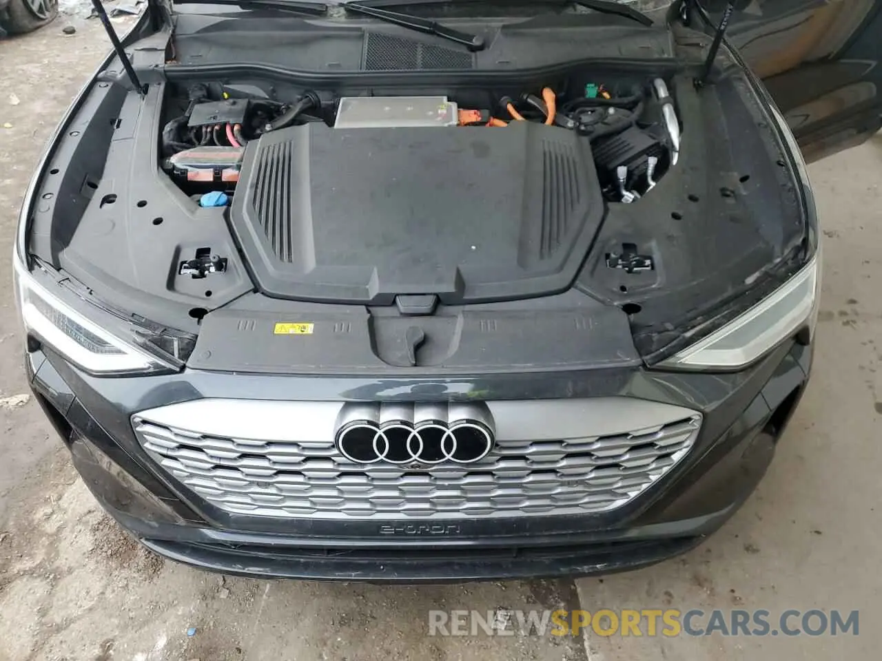 12 fotografías del automóvil dañado WA15AAGEXRB027535 AUDI Q8 E-TRON 2024