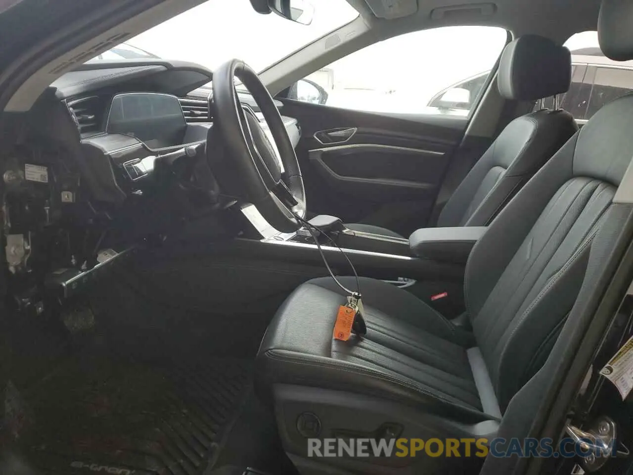 7 fotografías del automóvil dañado WA15AAGEXRB027535 AUDI Q8 E-TRON 2024
